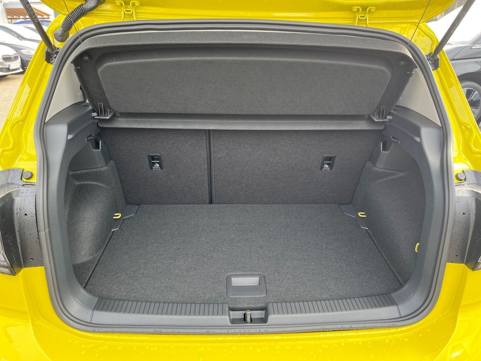 Fahrzeugabbildung Volkswagen T-Cross Style 1.0 l TSI DSG AHK RÜCKFAHR-KAMERA