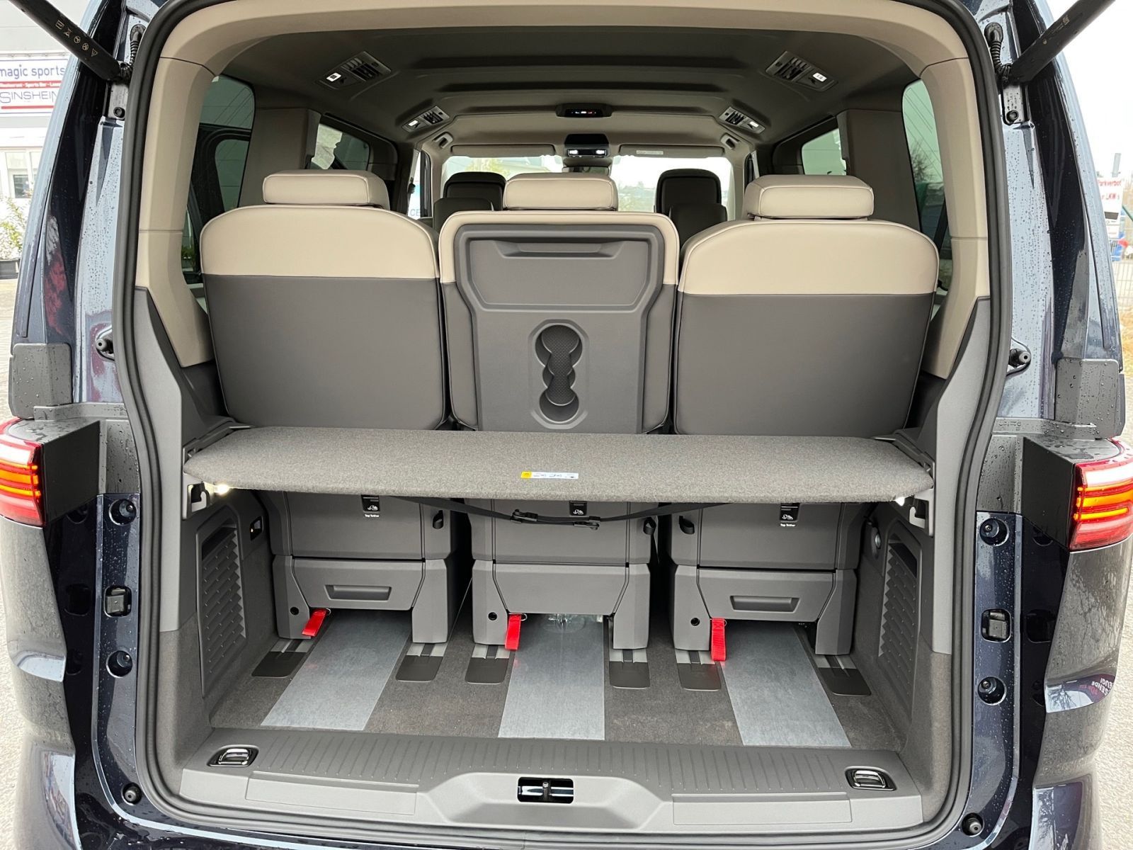 Fahrzeugabbildung Volkswagen Multivan GOAL 2.0 TSI OPF DSG
