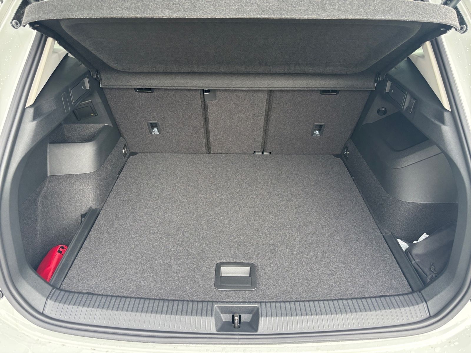 Fahrzeugabbildung Volkswagen Tiguan ENERGY 1.5 eTSI DSG WKR HEAD-UP KAMERA