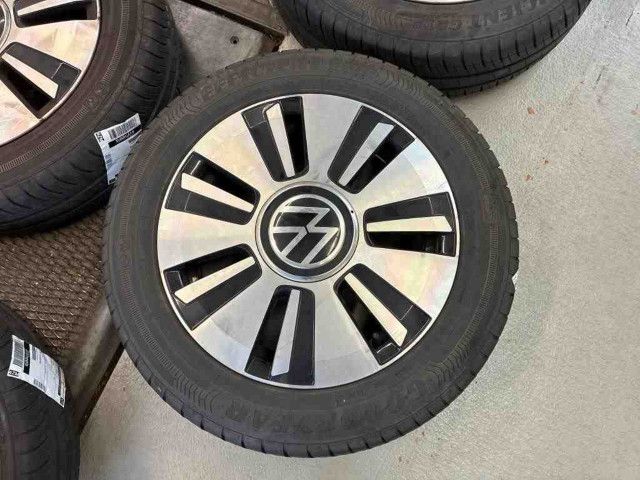 Fahrzeugabbildung Volkswagen e-up! move up! Style Plus RFK PDC CCS SHZ LED