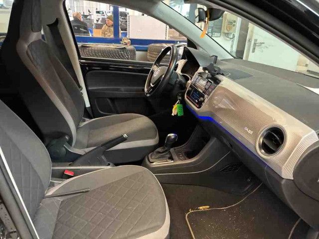 Fahrzeugabbildung Volkswagen e-up! move up! Style Plus RFK PDC CCS SHZ LED
