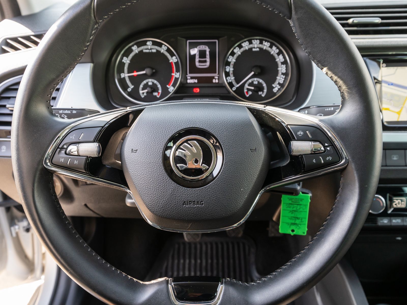 Fahrzeugabbildung SKODA Fabia Combi Ambition 1,0 TSI Navi PDC SHZ LED