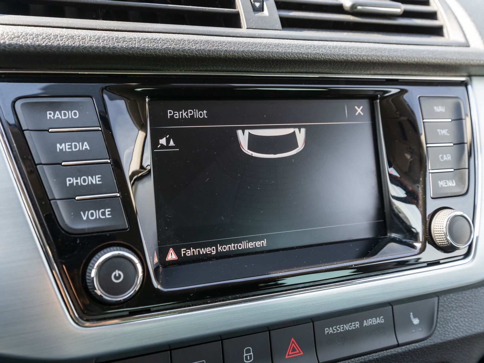 Fahrzeugabbildung SKODA Fabia Combi Ambition 1,0 TSI Navi PDC SHZ LED