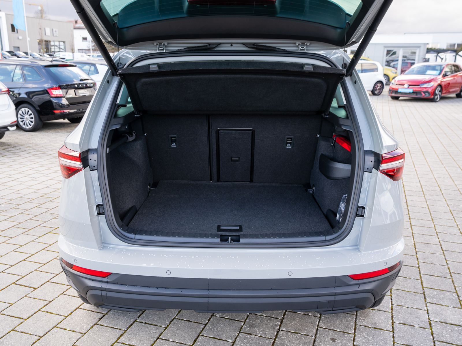 Fahrzeugabbildung SKODA Karoq Style 1.5 TSI Matrix Navi 360° SHZ GRA