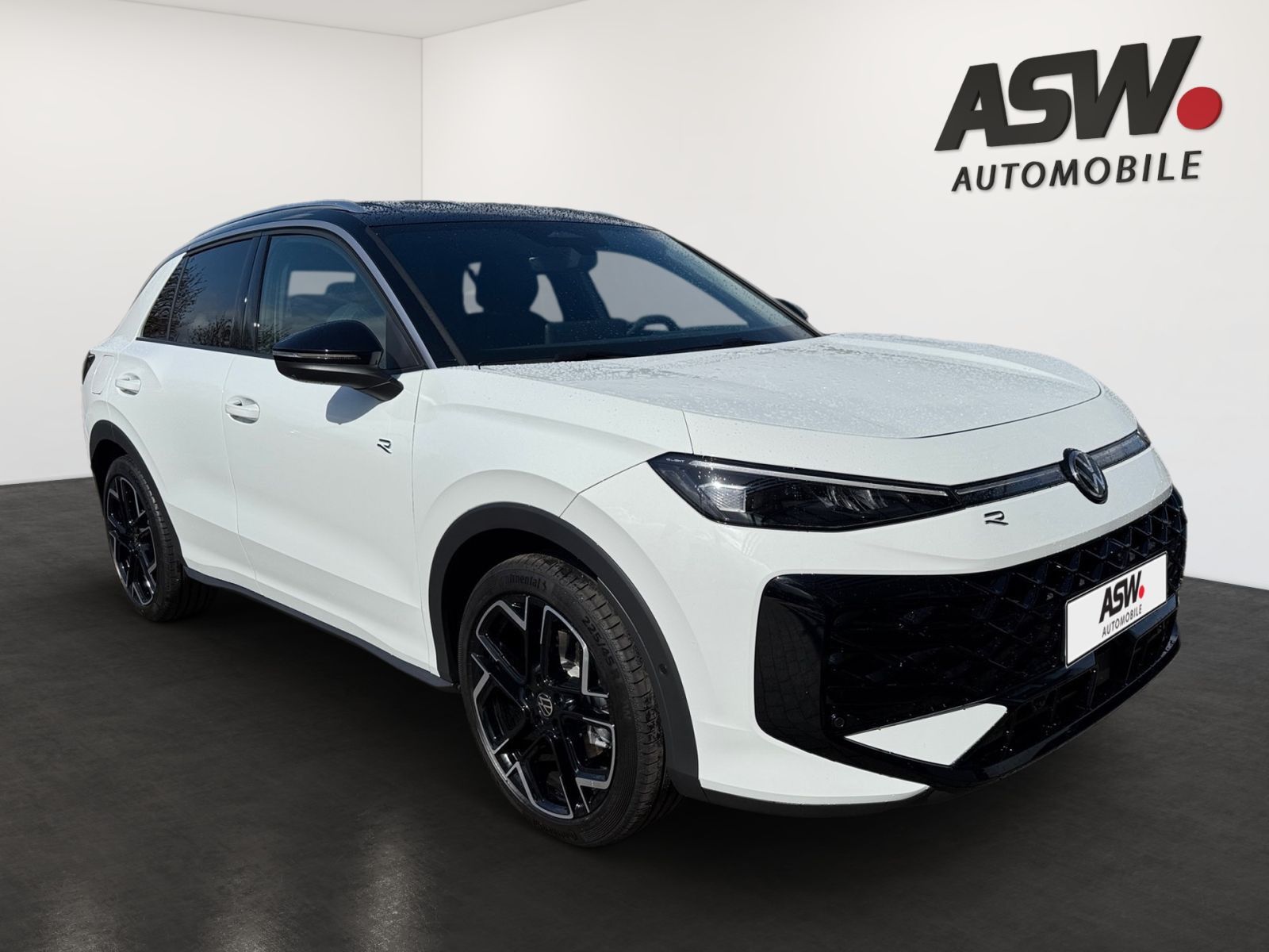 Fahrzeugabbildung Volkswagen T-Roc R-Line 1.5eTSI DSG 360°-Kamera ACC NAV