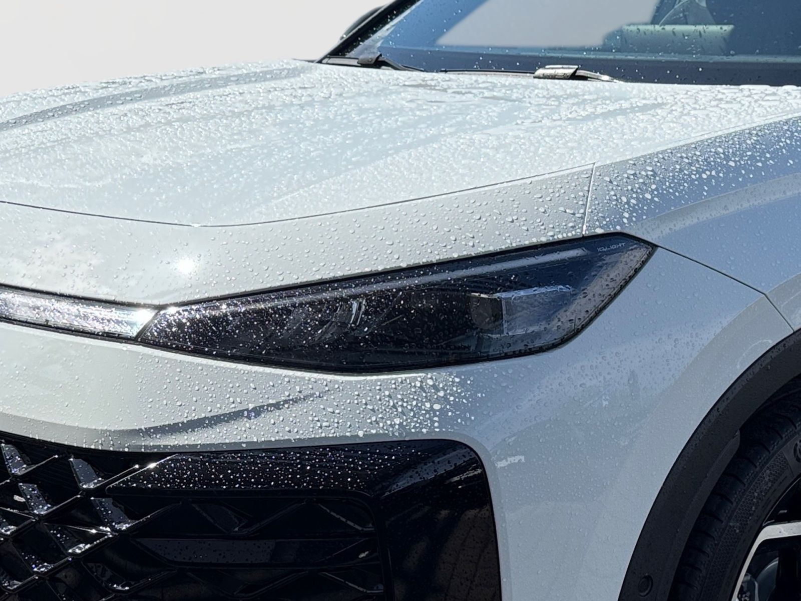 Fahrzeugabbildung Volkswagen T-Roc R-Line 1.5eTSI DSG 360°-Kamera ACC NAV