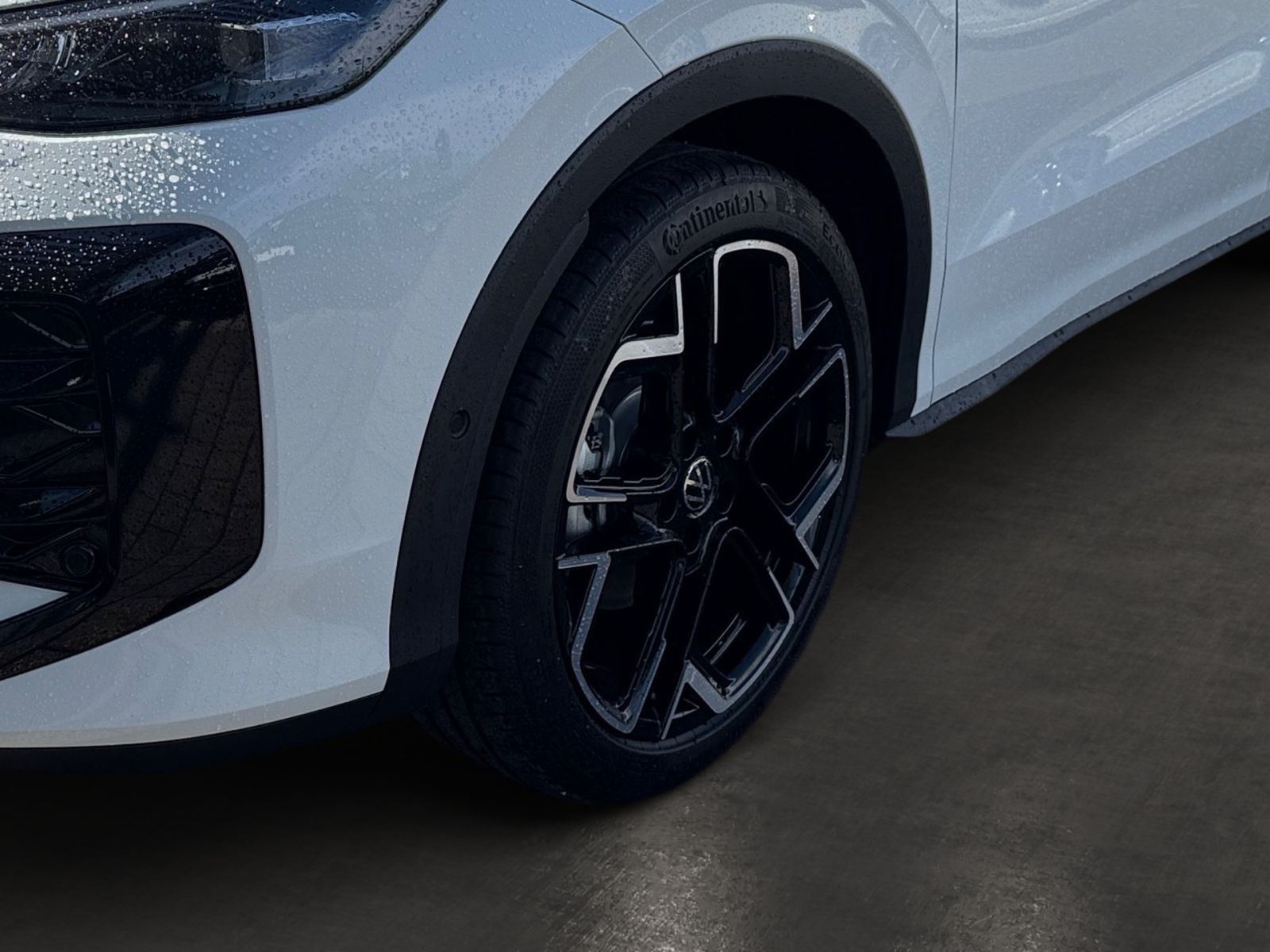 Fahrzeugabbildung Volkswagen T-Roc R-Line 1.5eTSI DSG 360°-Kamera ACC NAV