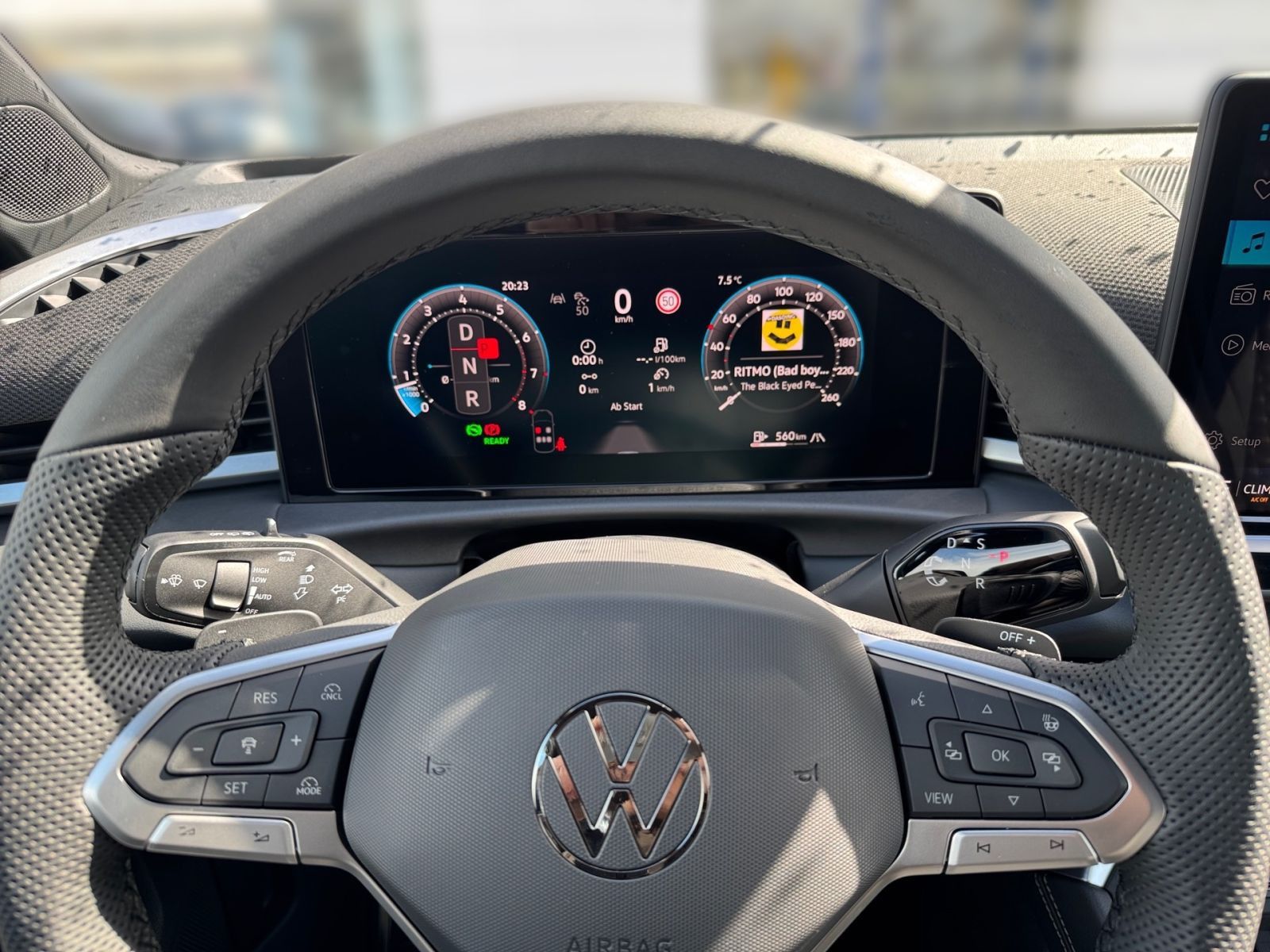Fahrzeugabbildung Volkswagen T-Roc R-Line 1.5eTSI DSG 360°-Kamera ACC NAV