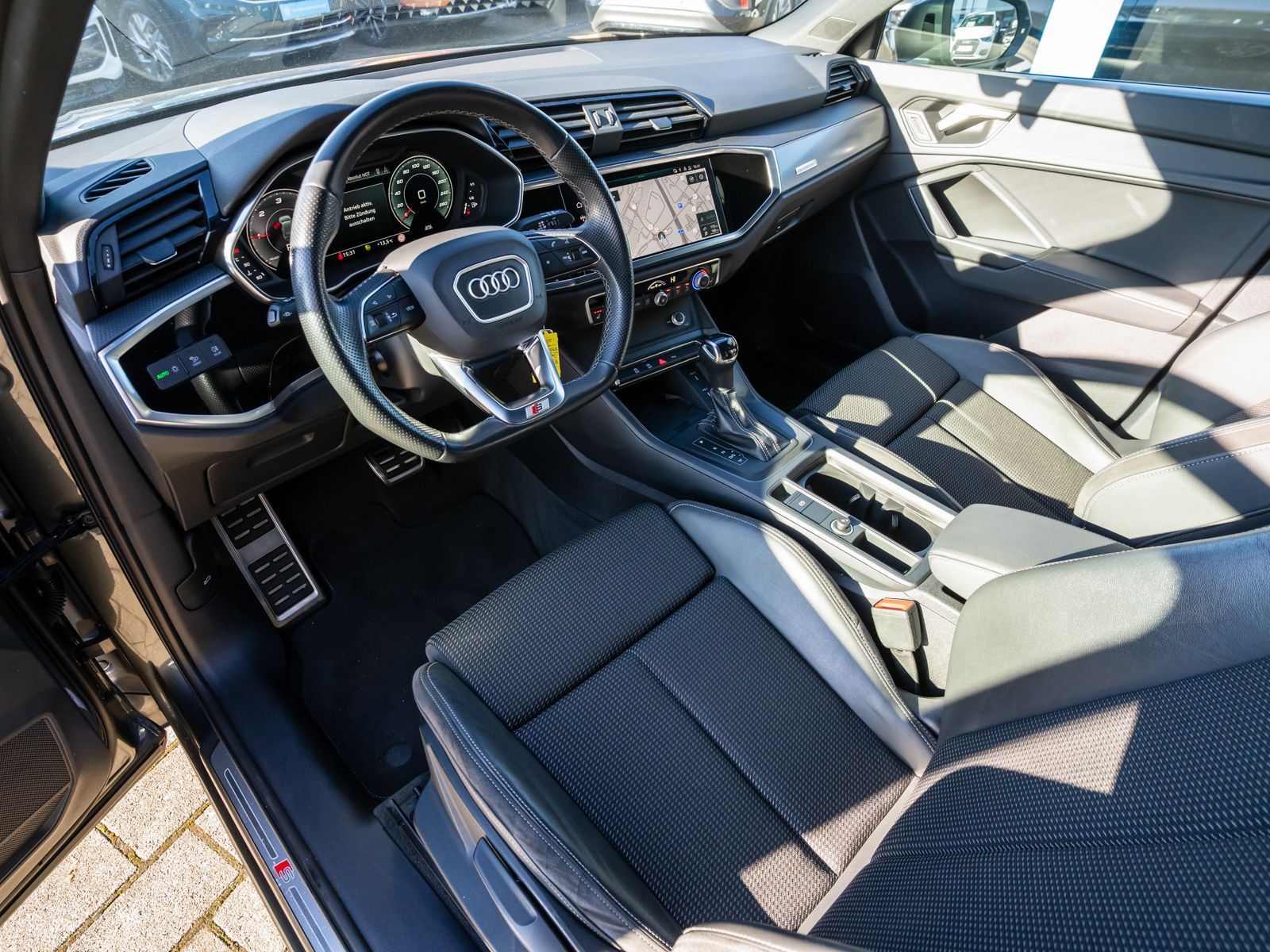 Fahrzeugabbildung Audi Q3 S line 35TDI quattro S tronic AHK LED NAVI VC