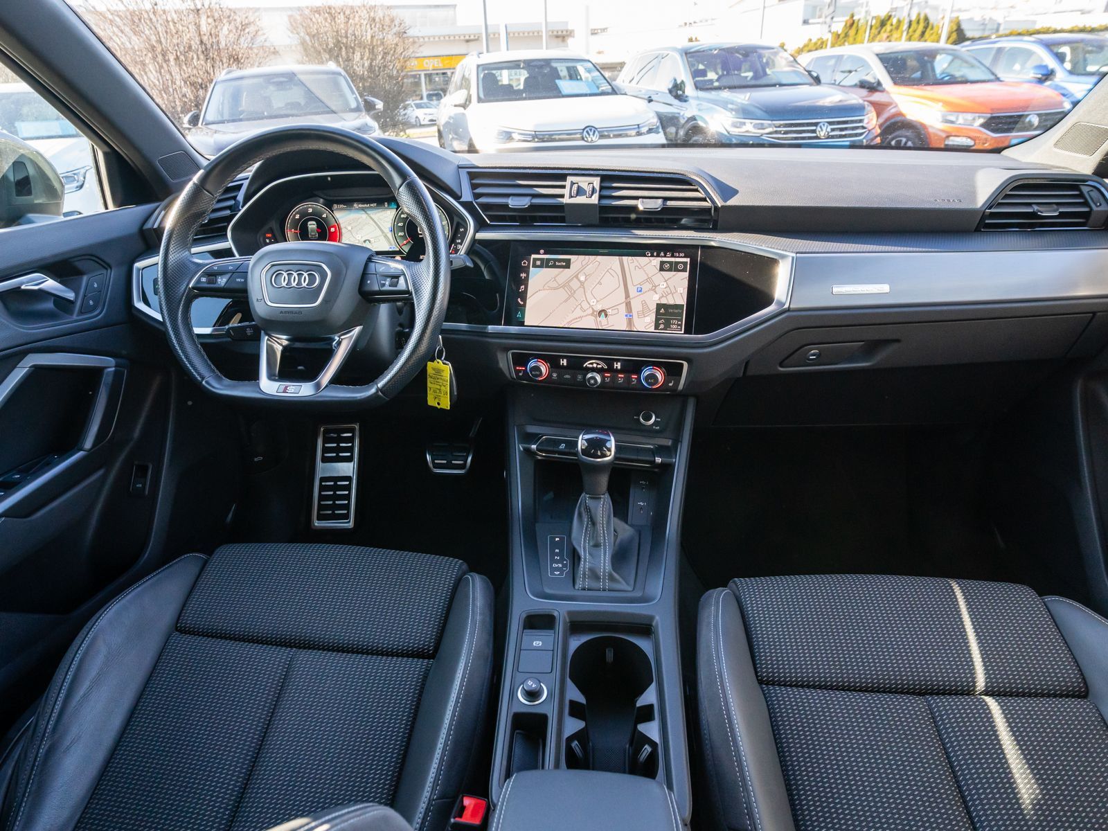 Fahrzeugabbildung Audi Q3 S line 35TDI quattro S tronic AHK LED NAVI VC