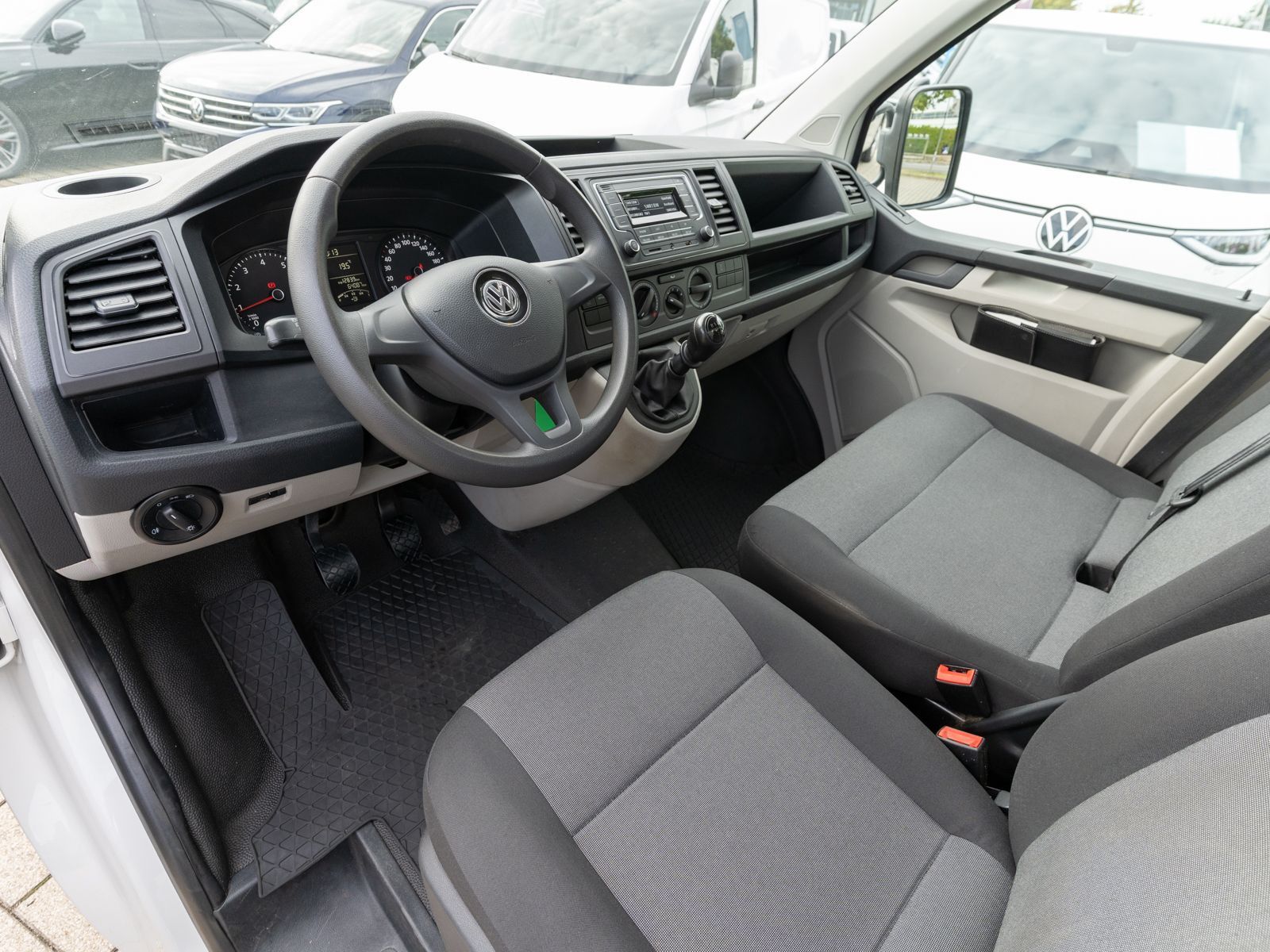 Fahrzeugabbildung Volkswagen T6 Pritsche EIKA 2.0 TSI 6-Gang Anhängerkupplung