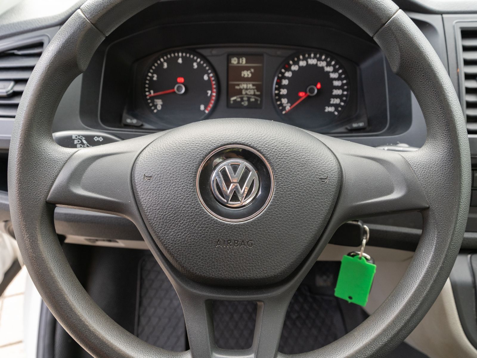 Fahrzeugabbildung Volkswagen T6 Pritsche EIKA 2.0 TSI 6-Gang Anhängerkupplung