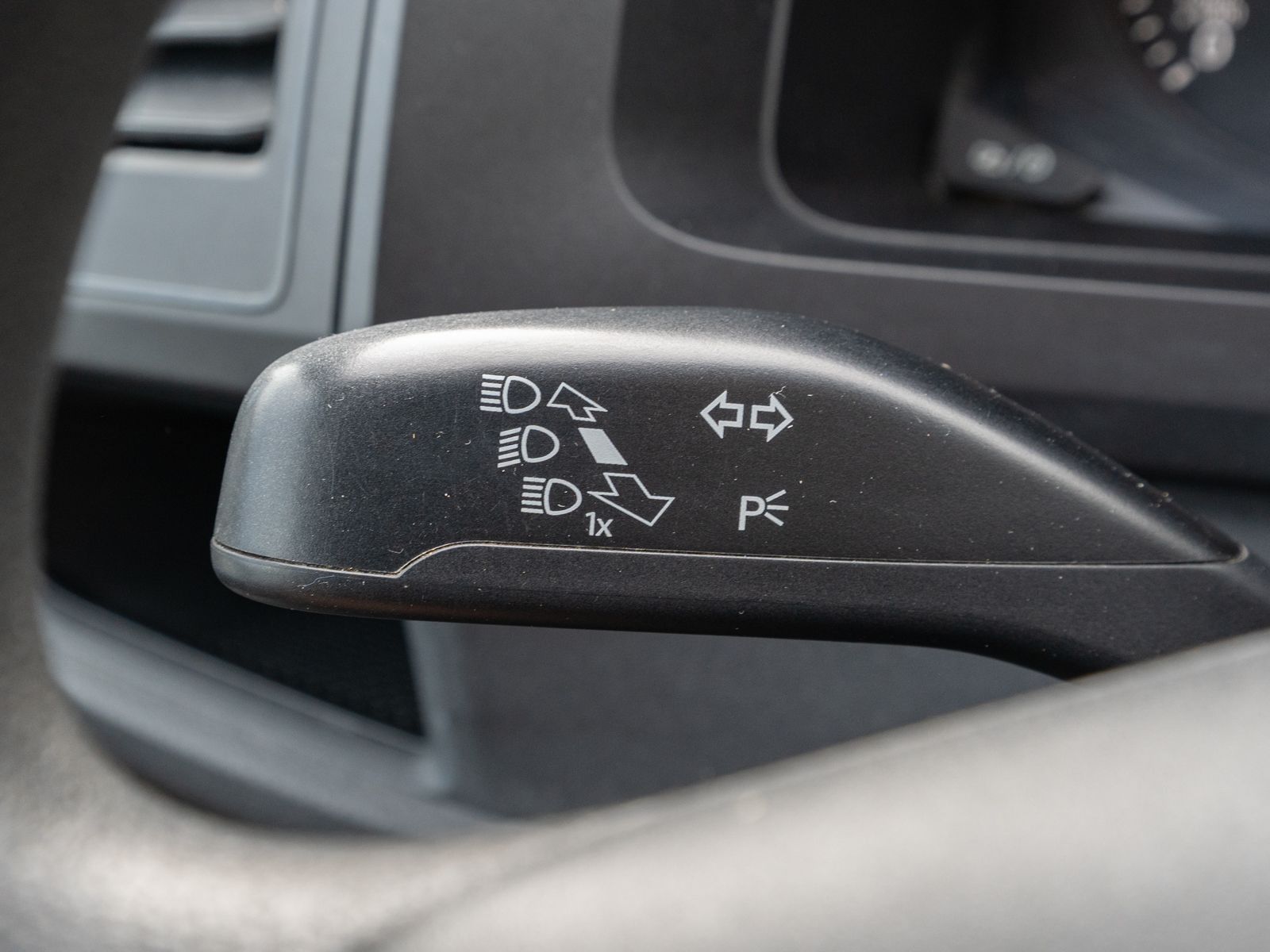 Fahrzeugabbildung Volkswagen T6 Pritsche EIKA 2.0 TSI 6-Gang Anhängerkupplung