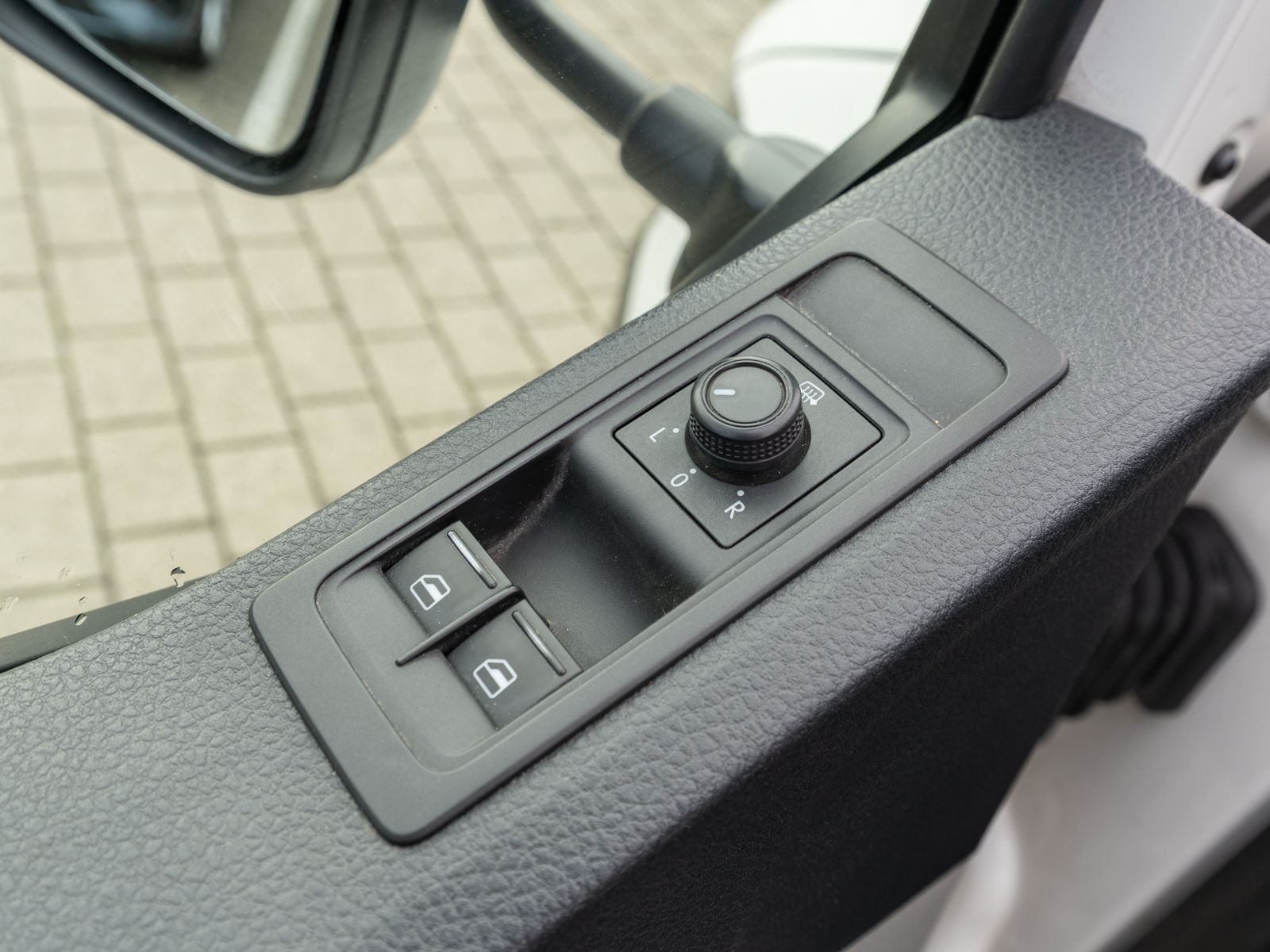 Fahrzeugabbildung Volkswagen T6 Pritsche EIKA 2.0 TSI 6-Gang Anhängerkupplung