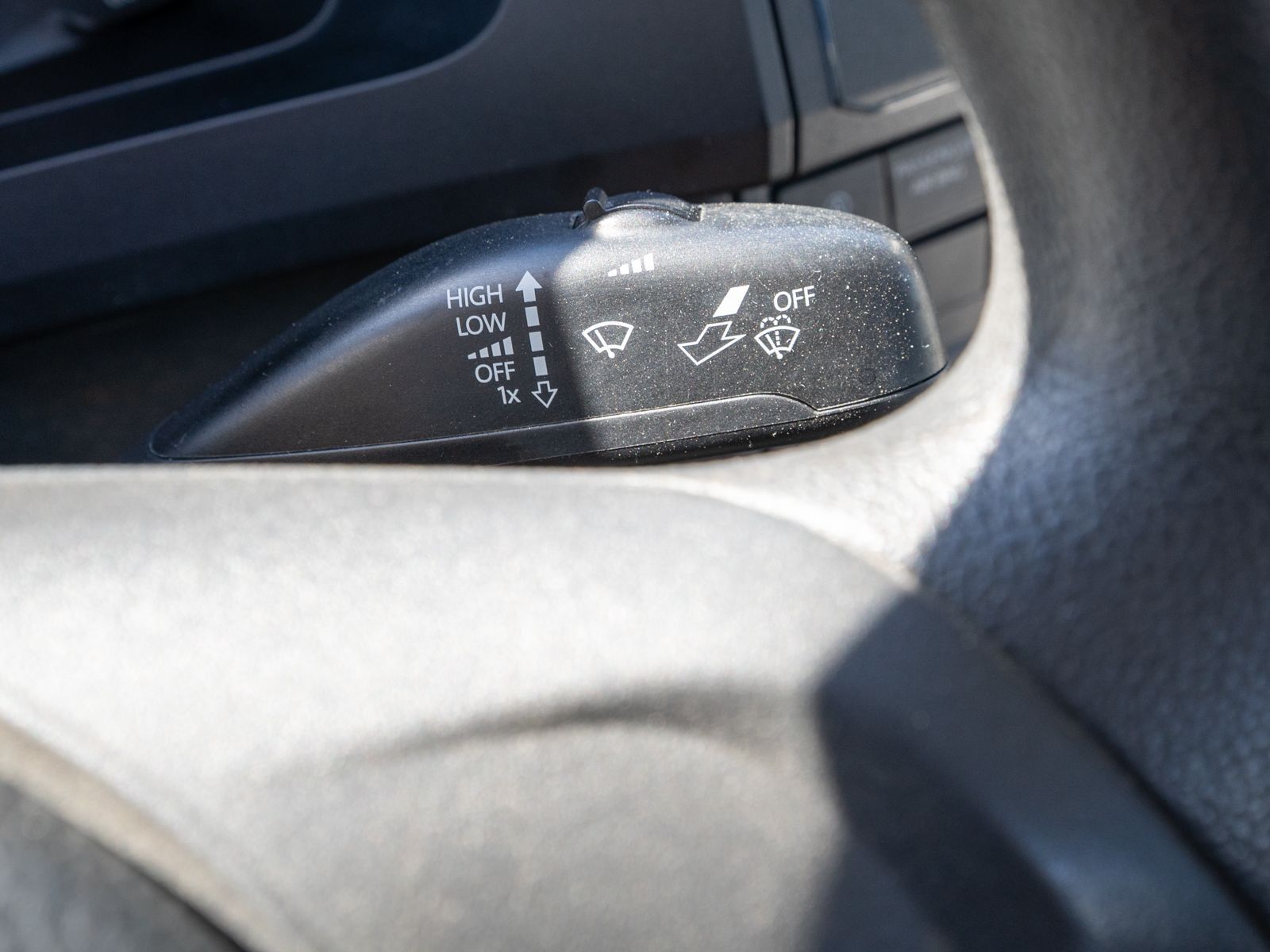Fahrzeugabbildung Volkswagen T6 Pritsche EIKA 2.0 TSI 6-Gang Anhängerkupplung
