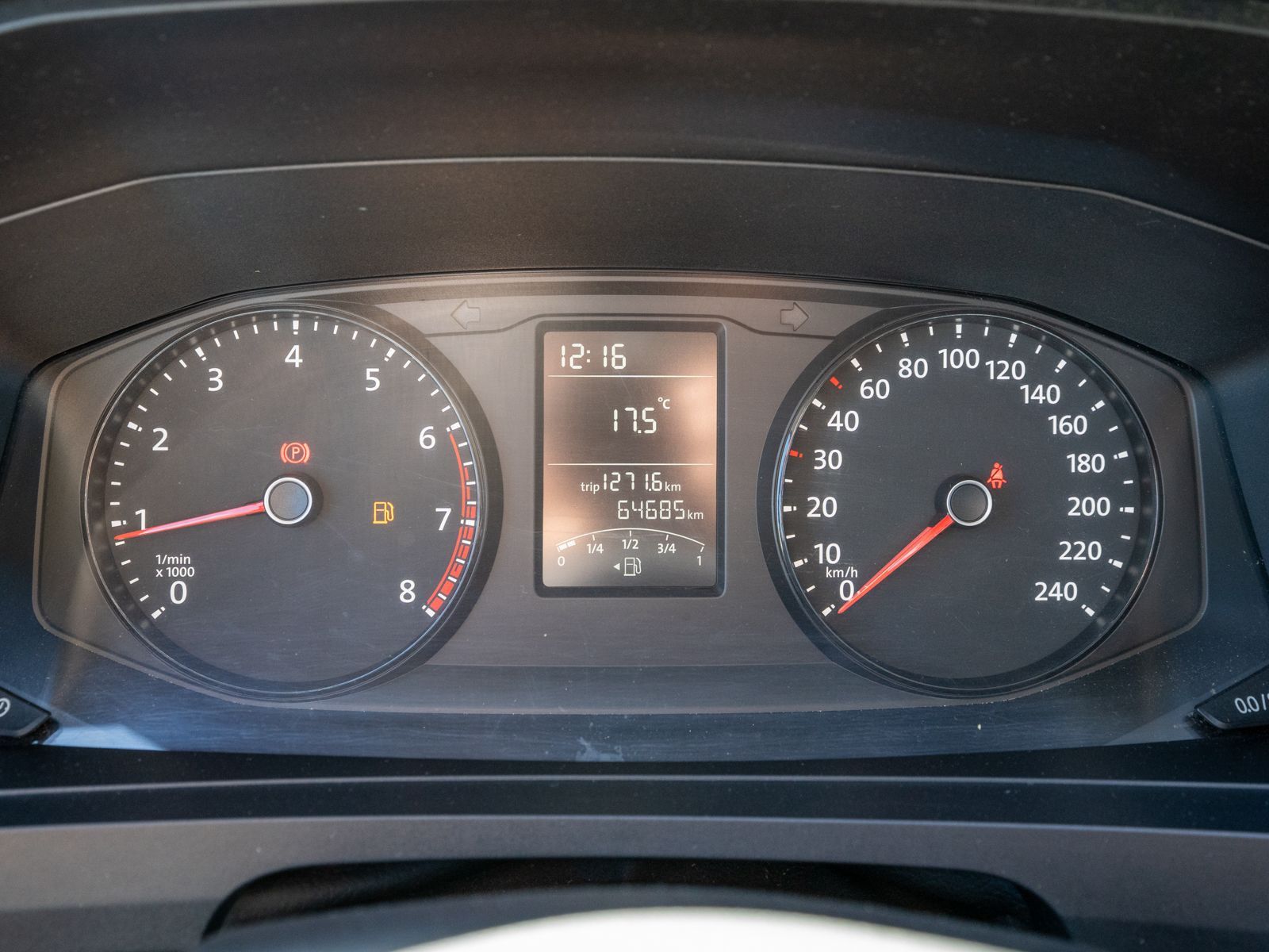 Fahrzeugabbildung Volkswagen T6 Pritsche EIKA 2.0 TSI 6-Gang Anhängerkupplung