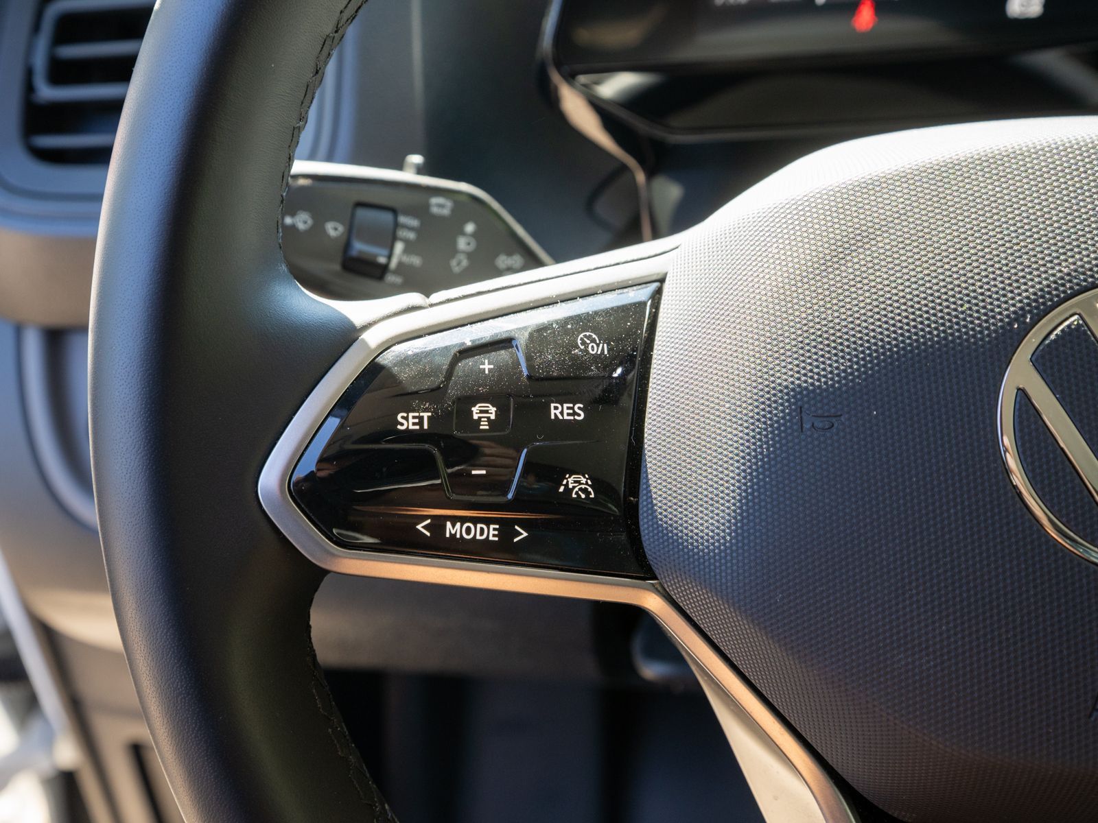 Fahrzeugabbildung Volkswagen ID.Buzz Cargo L+R MATRIX LED DSG NAVI ACC SHZ