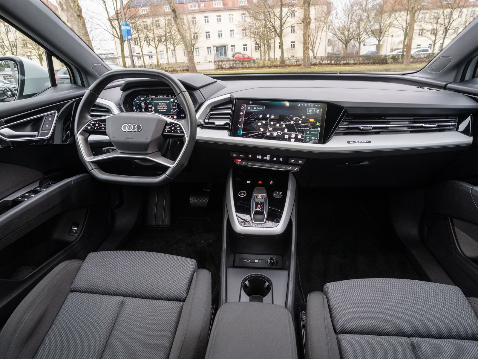 Fahrzeugabbildung Audi Q4 Sportback 40 e-tron NAVI LED GRA SONOS SHZ VC