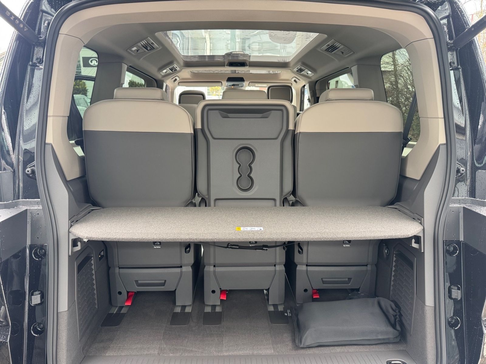 Fahrzeugabbildung Volkswagen Multivan 2.0 TSI Goal AHK PANO NAVI AREA VIEW