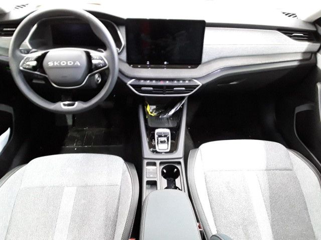 Fahrzeugabbildung SKODA Octavia Combi Tour 2.0TDI DSG RFK Stdhz PANO AHK