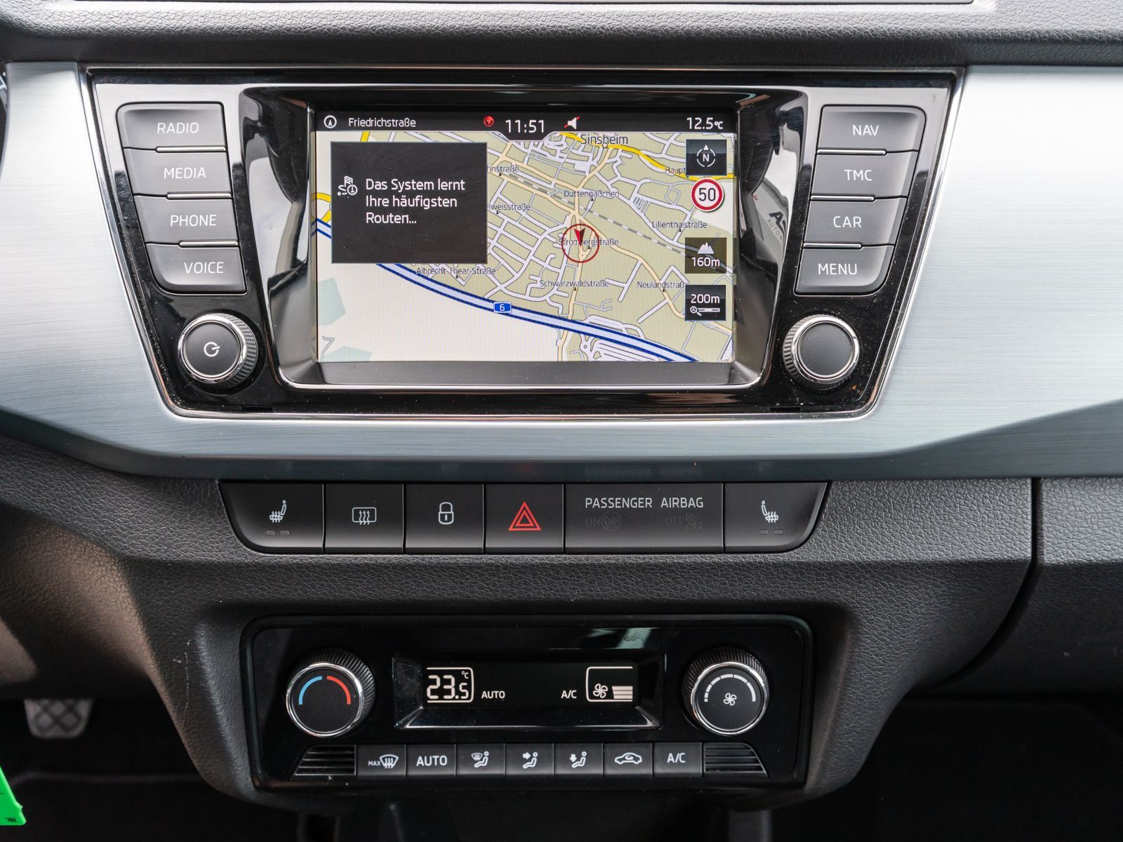 Fahrzeugabbildung SKODA Fabia Combi Ambition 1.0 TSI Navi Klima PDC SHZ