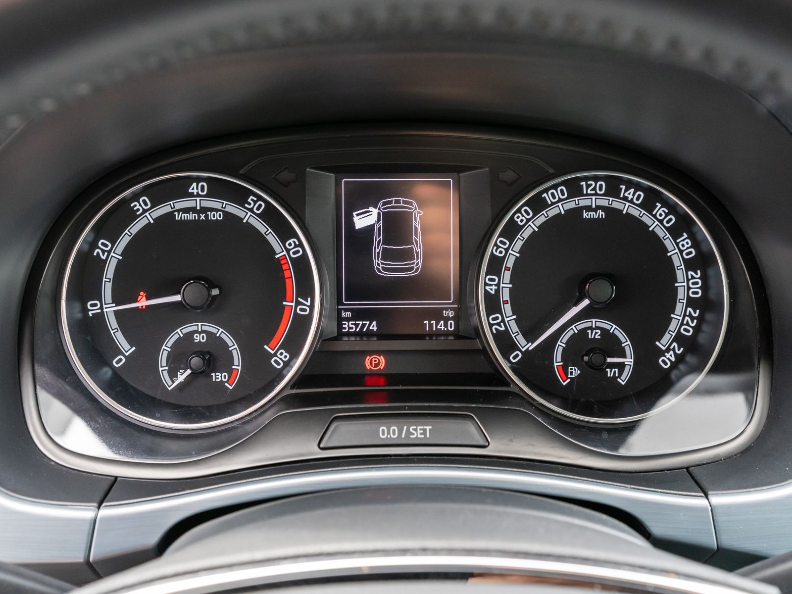 Fahrzeugabbildung SKODA Fabia Combi Ambition 1.0 TSI Navi Klima PDC SHZ
