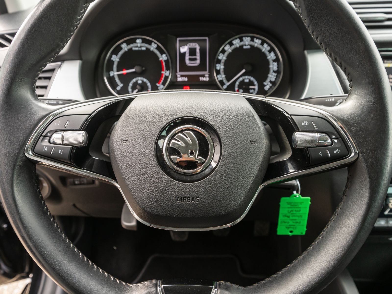 Fahrzeugabbildung SKODA Fabia Combi Ambition 1.0 TSI Navi Klima PDC SHZ