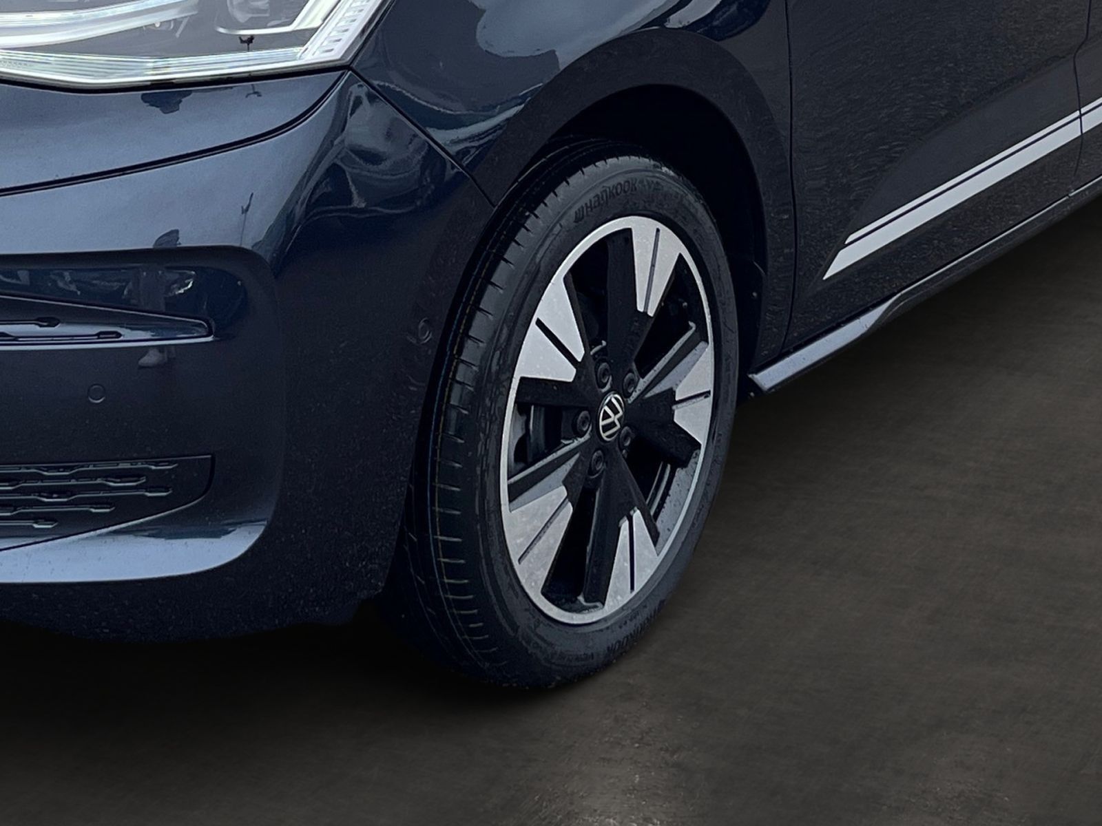 Fahrzeugabbildung Volkswagen Multivan EDITION 2.0 TDI DSG "75 Jahre Bulli"