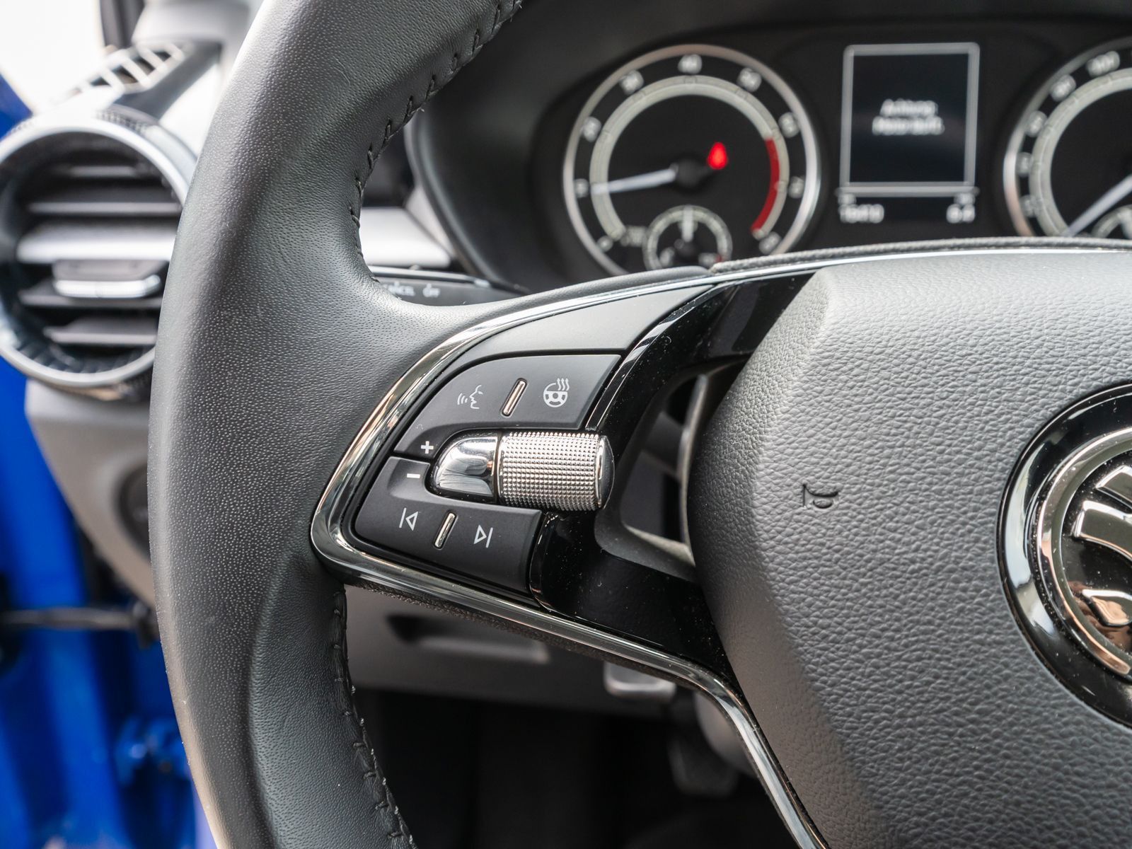 Fahrzeugabbildung SKODA Fabia Tour 1.0 TSI LED Navi PDC SHZ