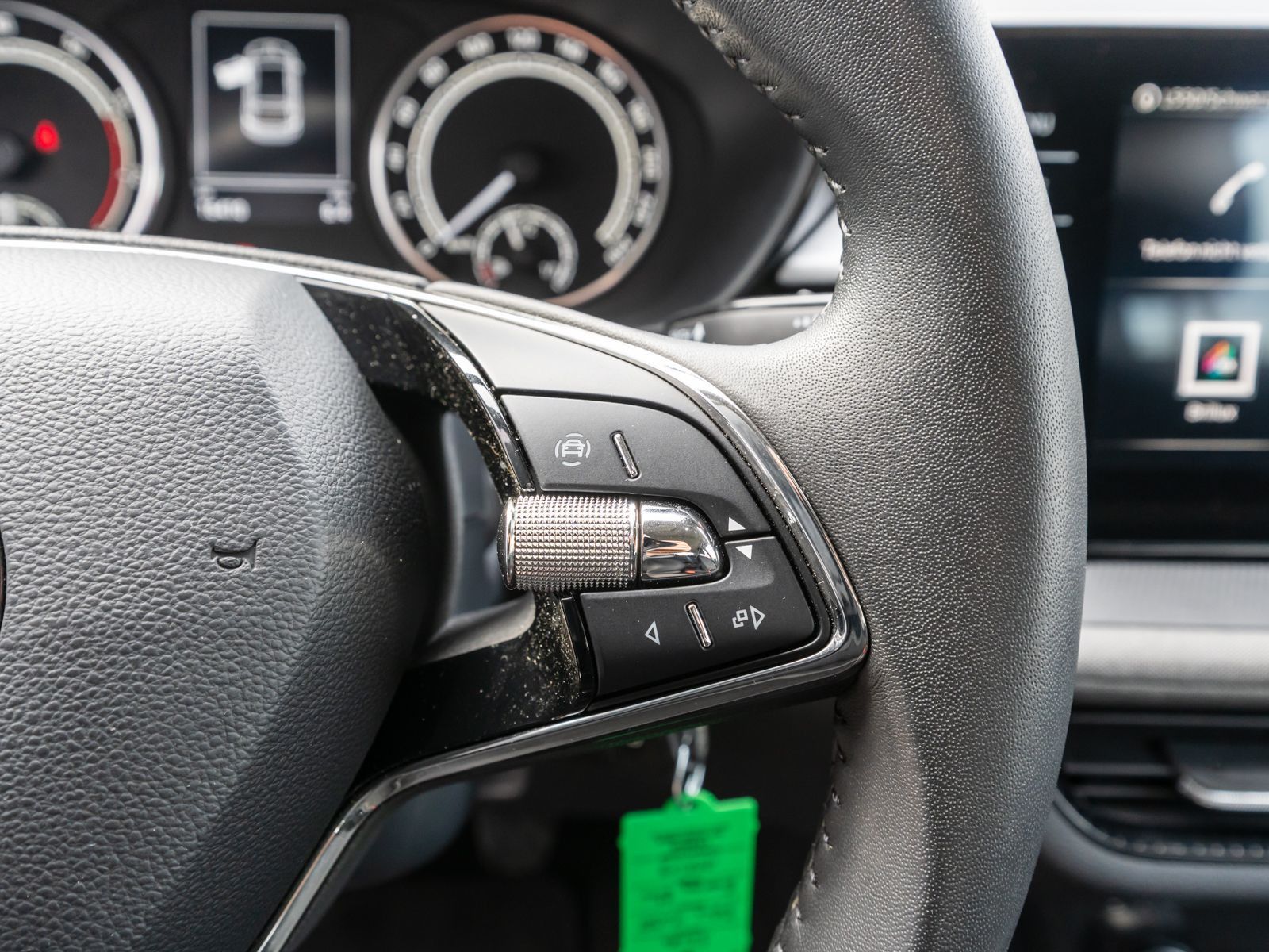 Fahrzeugabbildung SKODA Fabia Tour 1.0 TSI LED Navi PDC SHZ