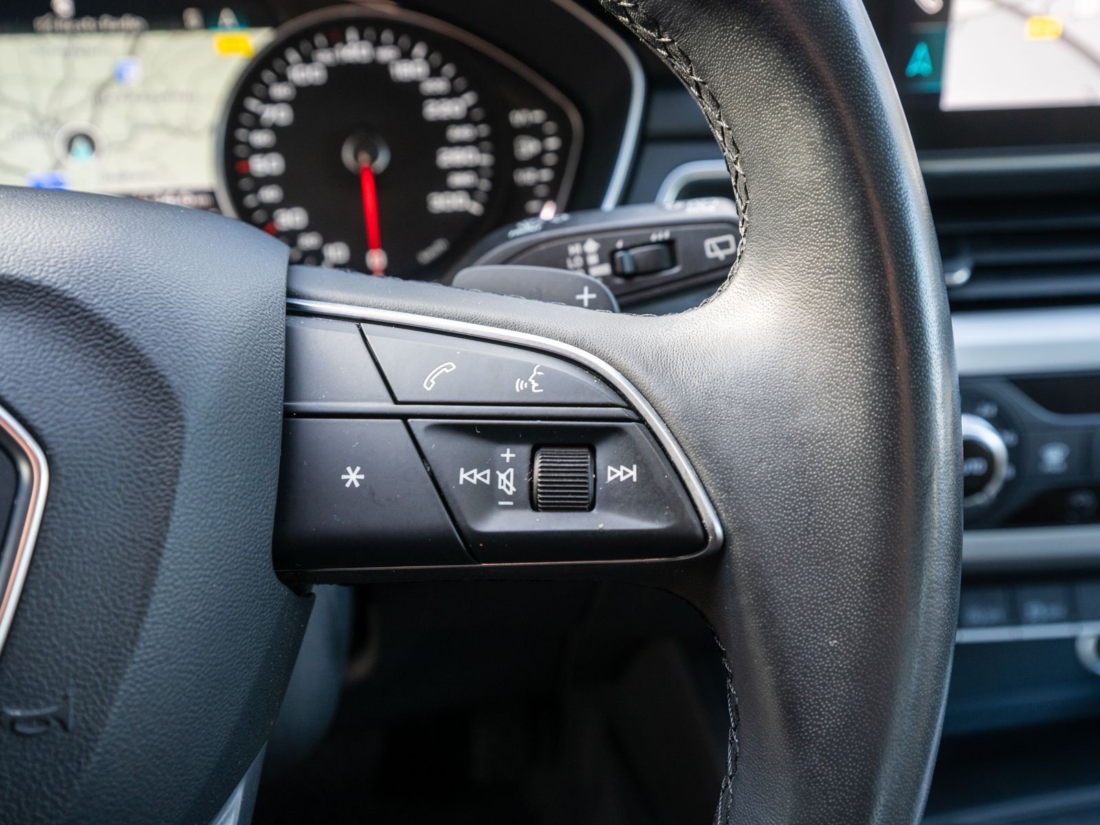 Fahrzeugabbildung Audi A4 Avant 35 TDI 120 KW S tronic NAVI GRA PDC