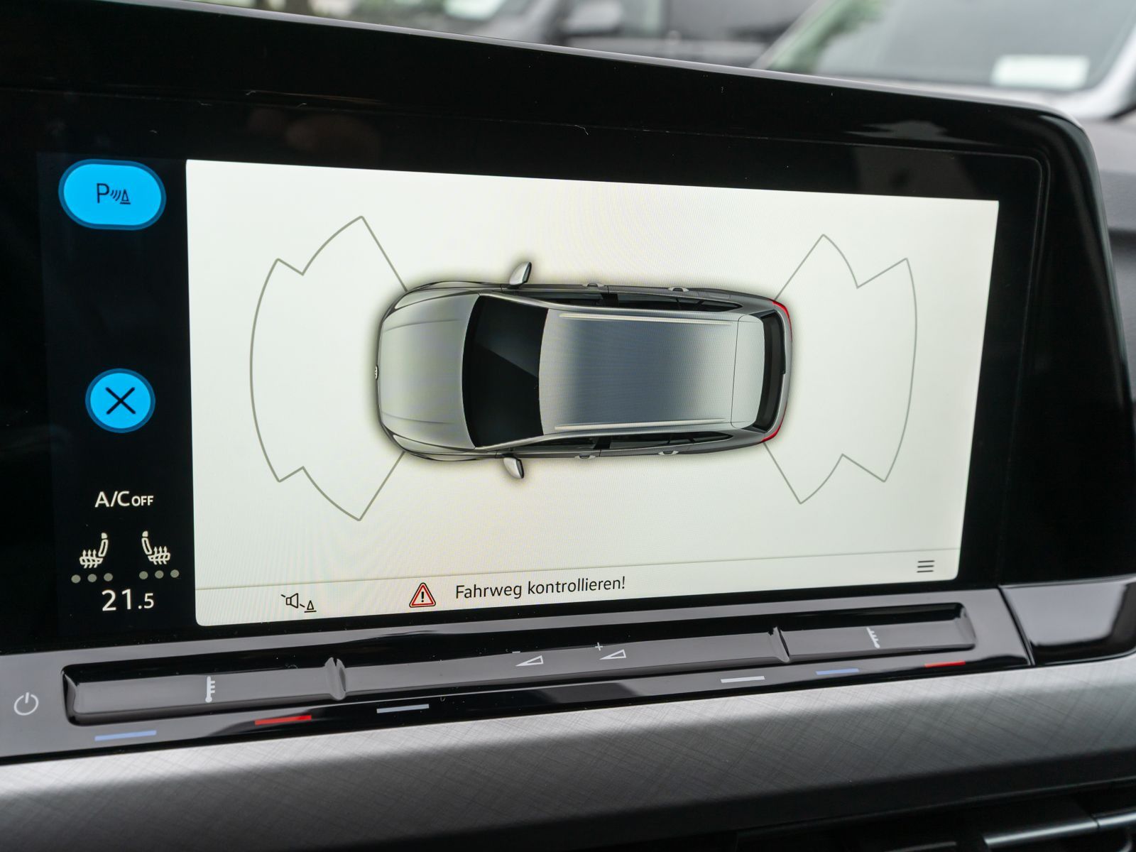 Fahrzeugabbildung Volkswagen Golf Variant Life 2,0 TDI Navi ACC Klima SHZ LED