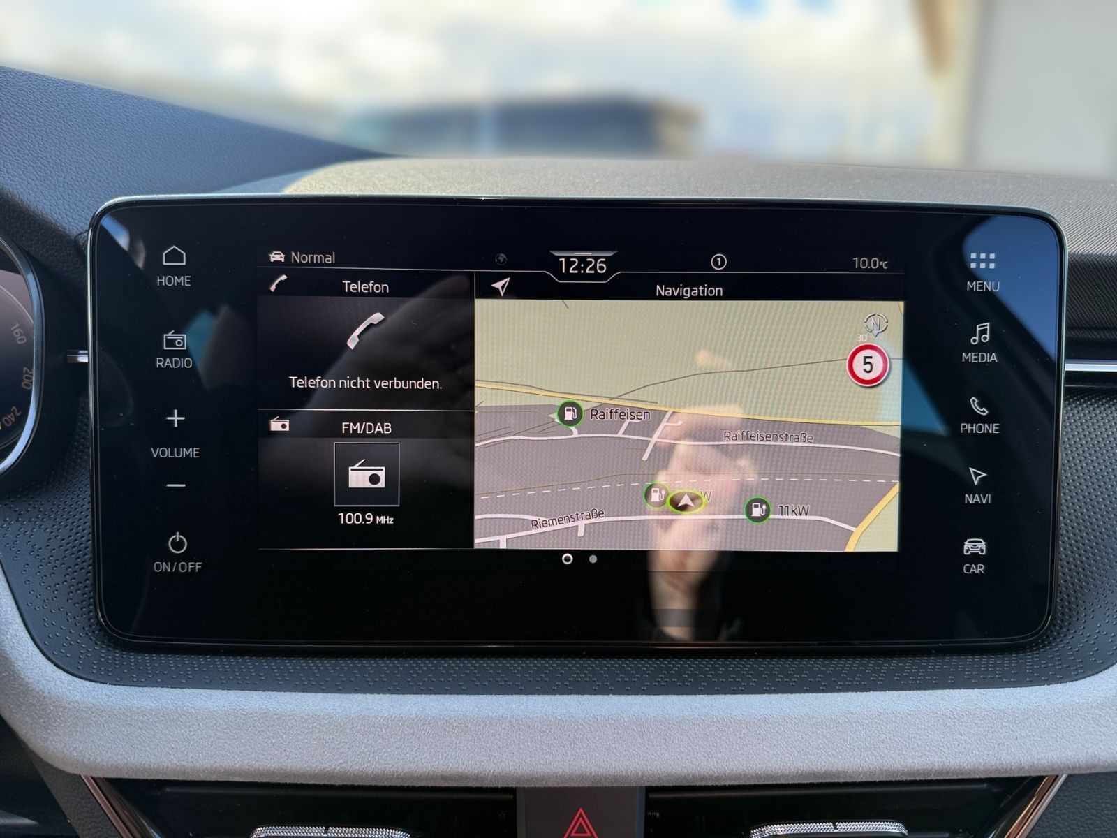 Fahrzeugabbildung SKODA Kamiq Balance 1,0 TSI 115PS DSG ACC RFK SHZ AHK