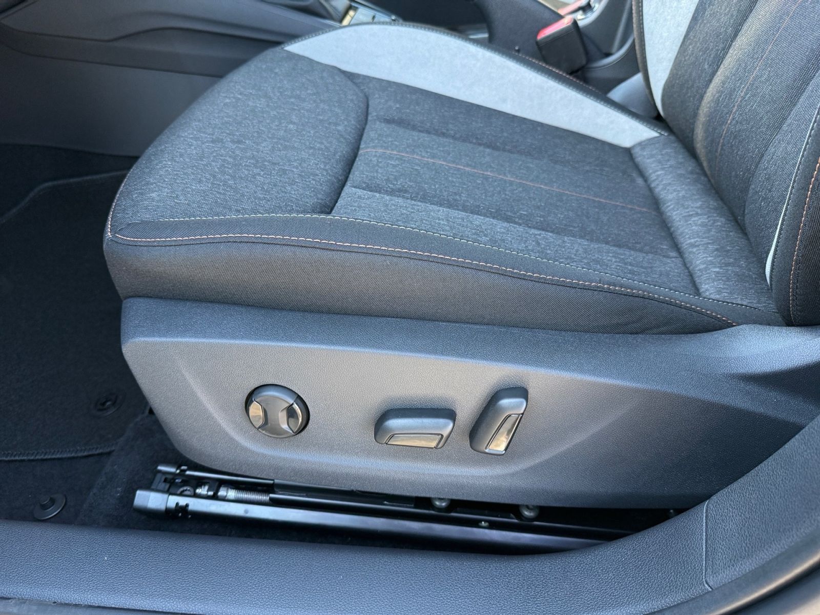 Fahrzeugabbildung SKODA Kamiq Balance 1,0 TSI 115PS DSG ACC RFK SHZ AHK