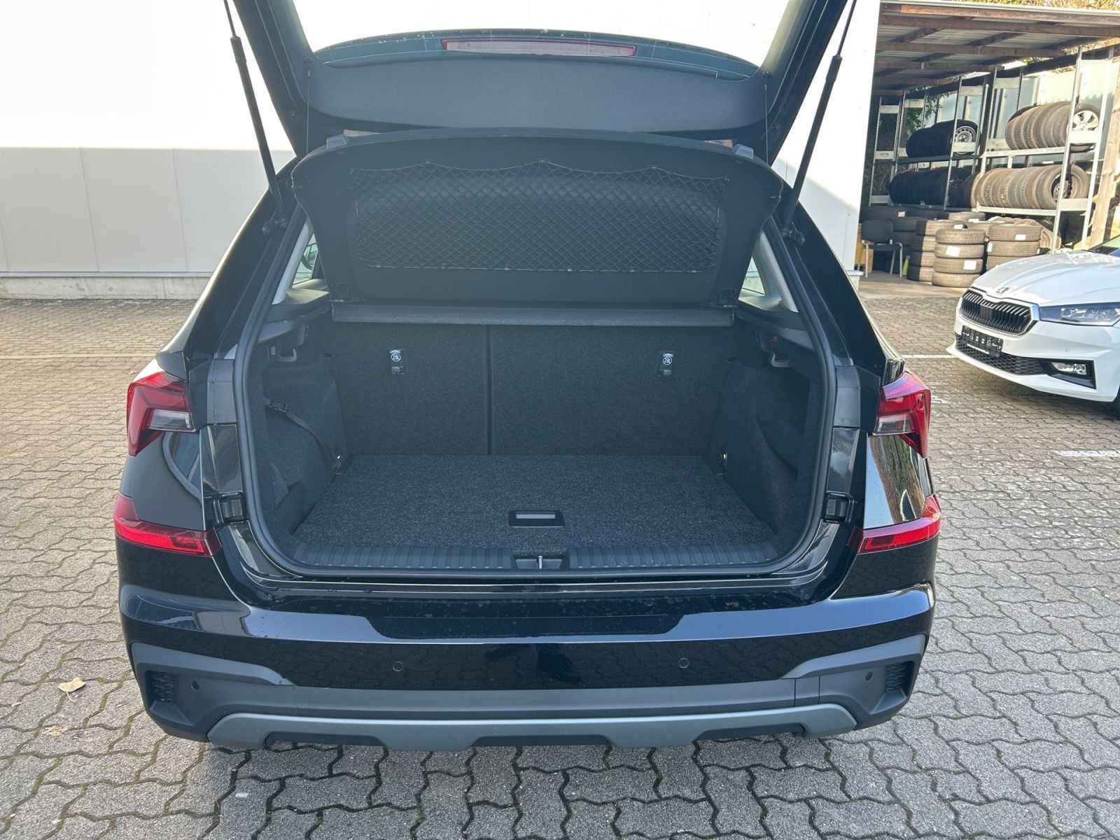 Fahrzeugabbildung SKODA Kamiq Balance 1,0 TSI 116PS DSG ACC RFK SHZ AHK