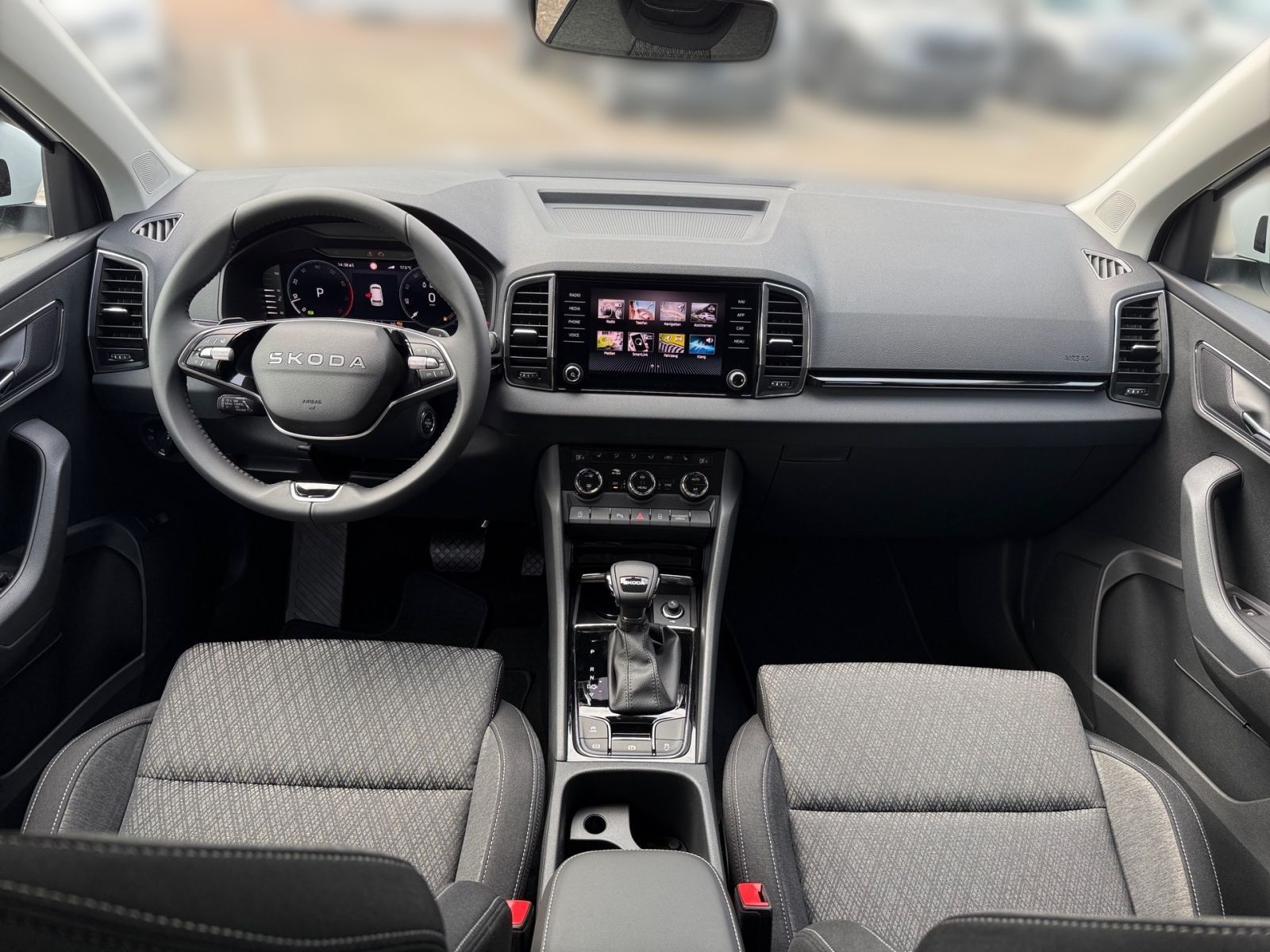 Fahrzeugabbildung SKODA Karoq Balance 1,5 TSI 150PS DSG ACC PDC SHZ AHK