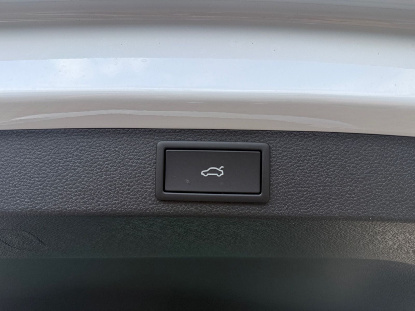 Fahrzeugabbildung SKODA Karoq Balance 1,5 TSI 150PS DSG ACC PDC SHZ AHK