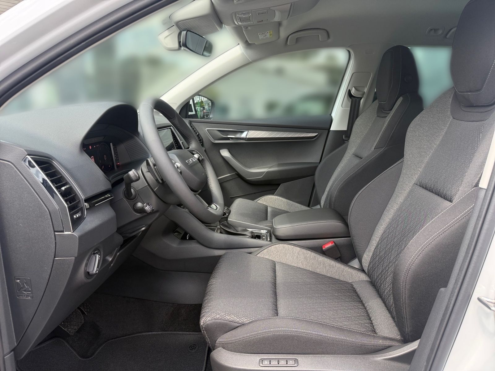 Fahrzeugabbildung SKODA Karoq Balance 1,5 TSI 150PS DSG ACC 360° SHZ AHK