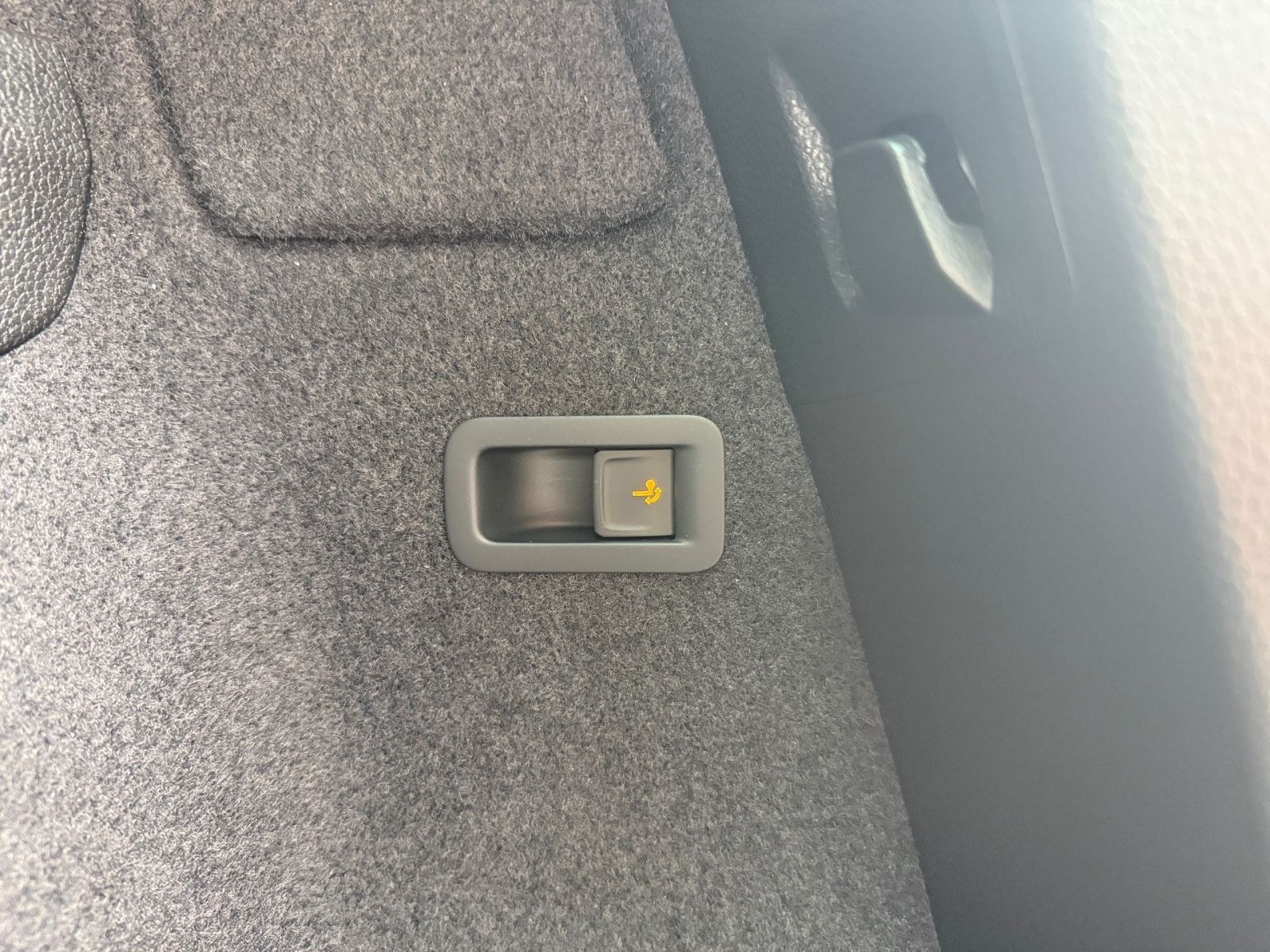 Fahrzeugabbildung SKODA Karoq Balance 1,5 TSI 150PS DSG ACC PDC SHZ AHK