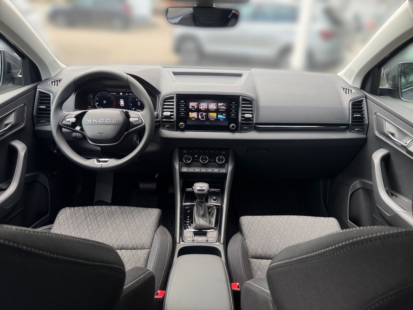 Fahrzeugabbildung SKODA Karoq Balance 1,5 TSI 150PS DSG ACC PDC SHZ AHK
