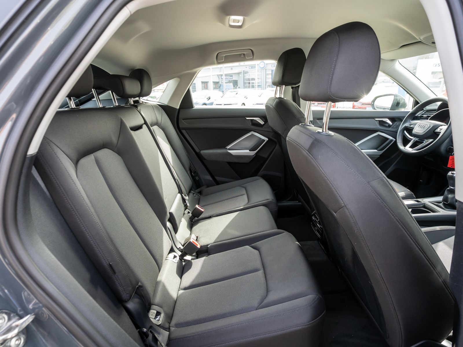 Fahrzeugabbildung Audi Q3 Sportback 35TFSI NAVI LED SHZ PDC VC