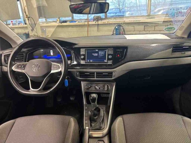 Fahrzeugabbildung Volkswagen Polo Life 1.0MPI 5-Gang LED KLIMA PDC SHZ VC