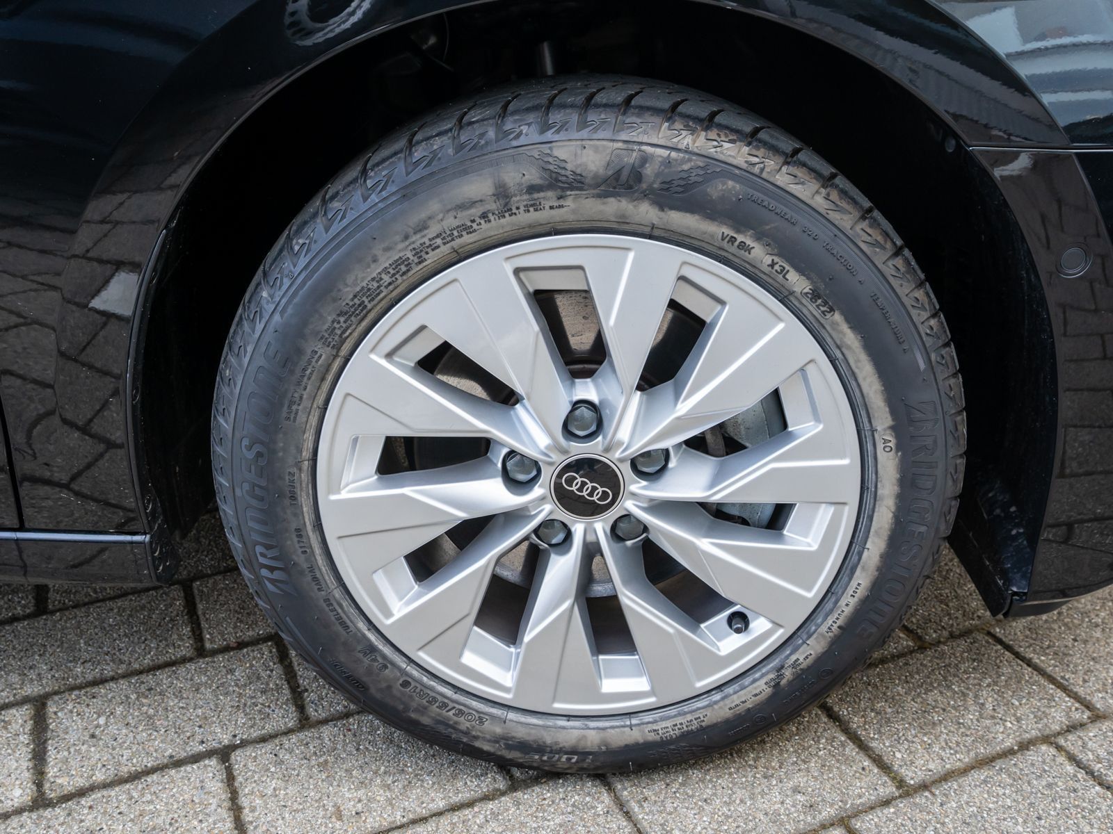 Fahrzeugabbildung Audi A3 Sportback 40 TFSI e S tronic NAVI RFK SHZ VC