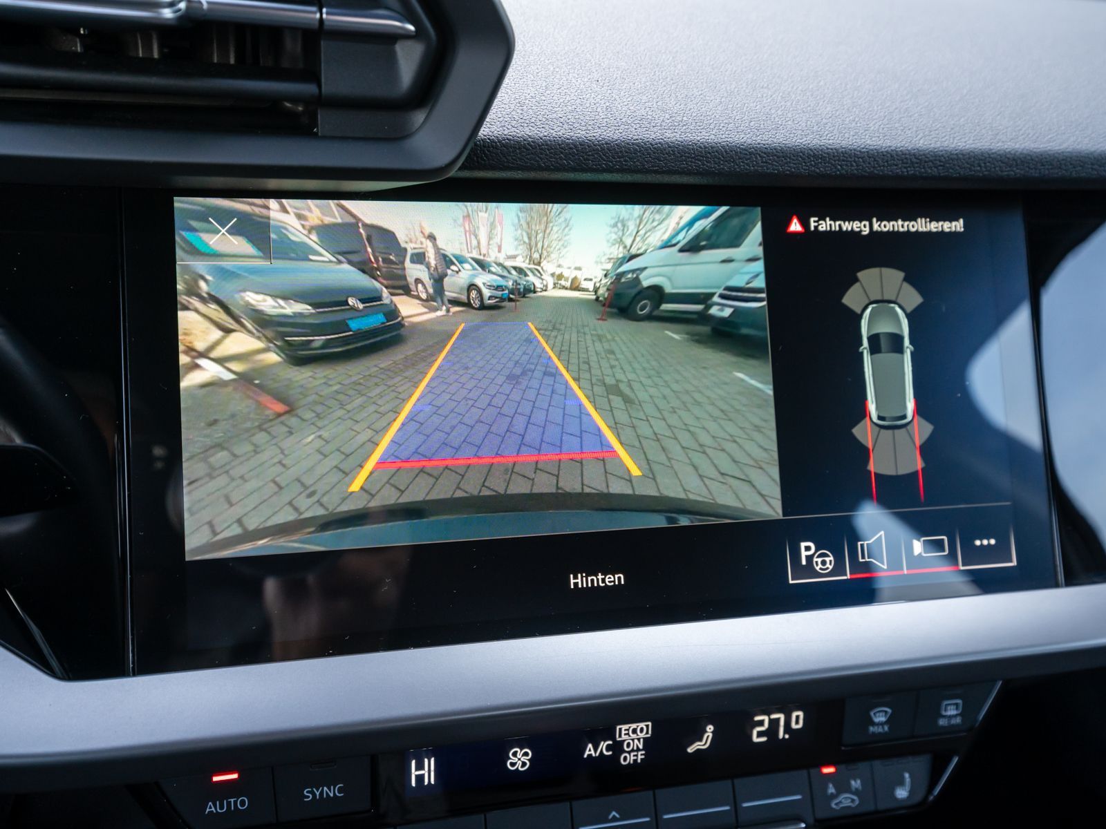 Fahrzeugabbildung Audi A3 Sportback 40 TFSI e S tronic NAVI RFK SHZ VC
