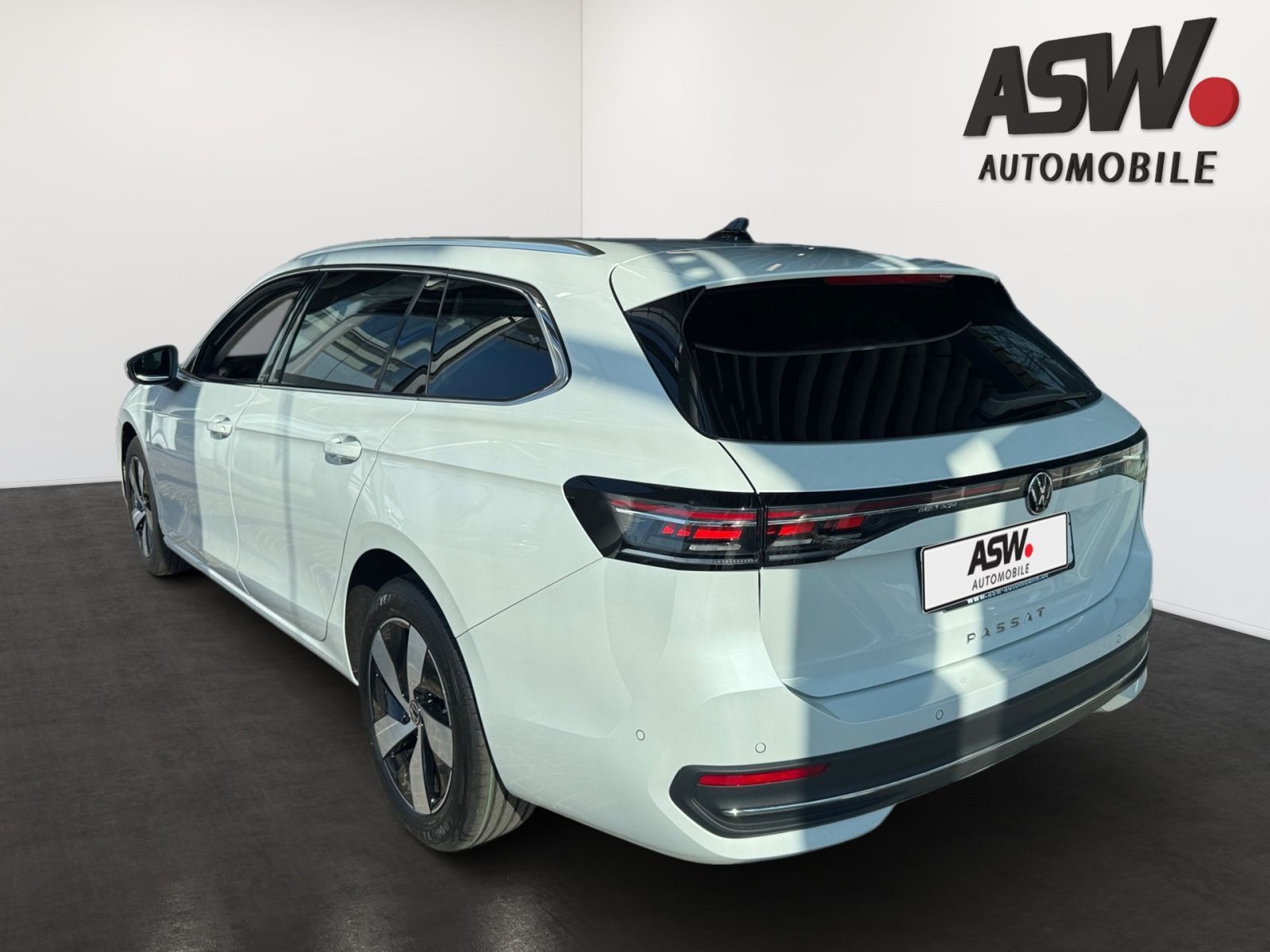 Fahrzeugabbildung Volkswagen Passat Variant Business 2.0 TDI DSG Head-up ACC