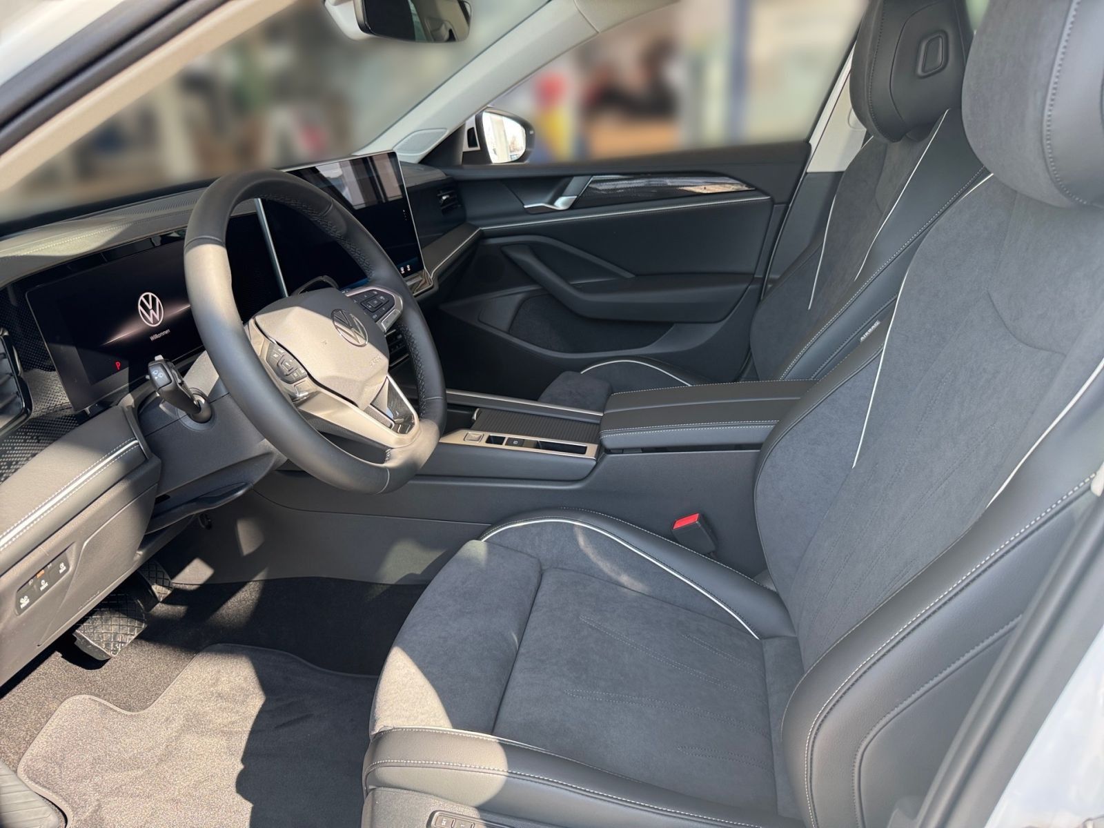 Fahrzeugabbildung Volkswagen Passat Variant Business 2.0 TDI DSG Head-up ACC