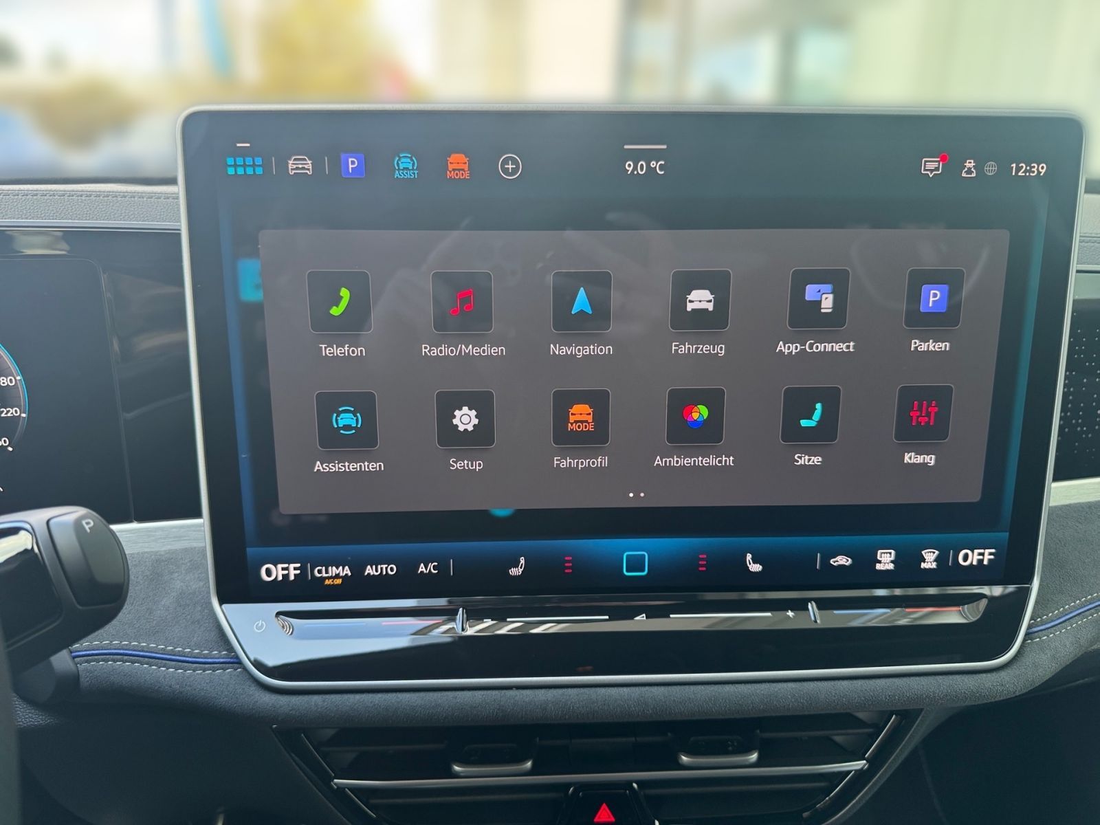 Fahrzeugabbildung Volkswagen Passat Variant R-Line 2.0TDI DSG AHK 360 ACC PDC