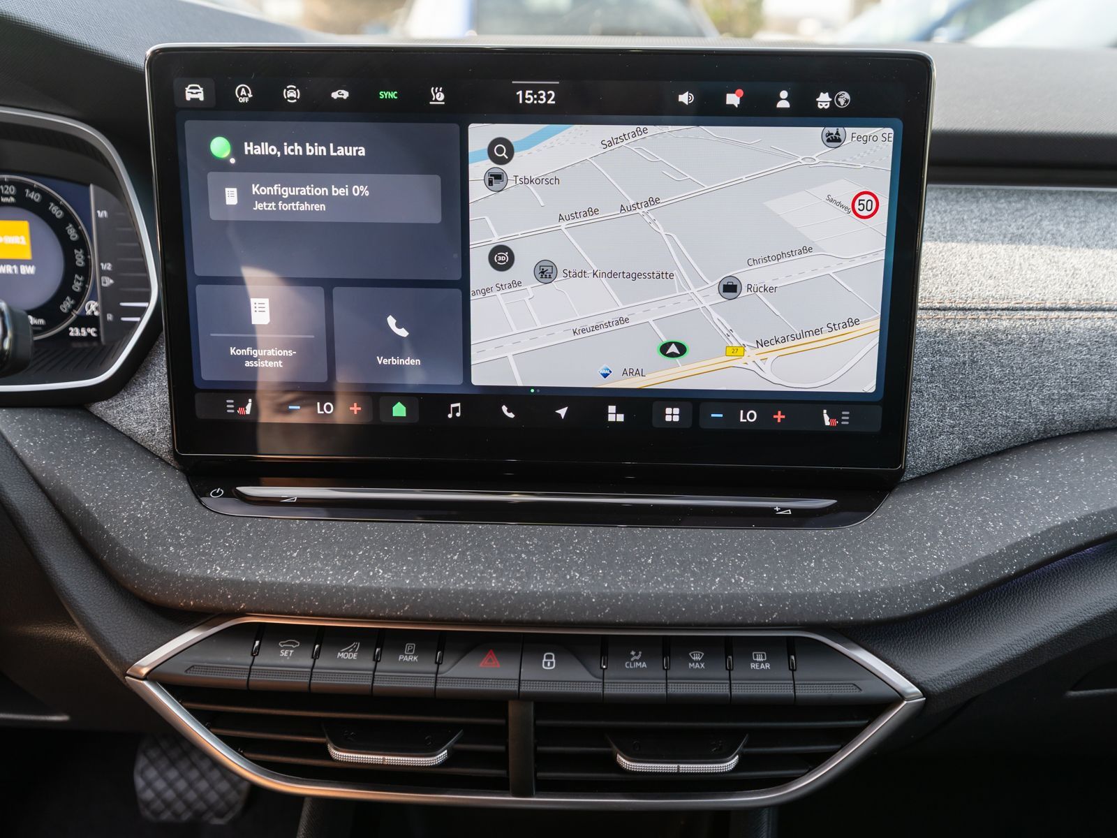 Fahrzeugabbildung SKODA Octavia Combi Tour 2.0TDI DSG RFK Stdhz PANO AHK