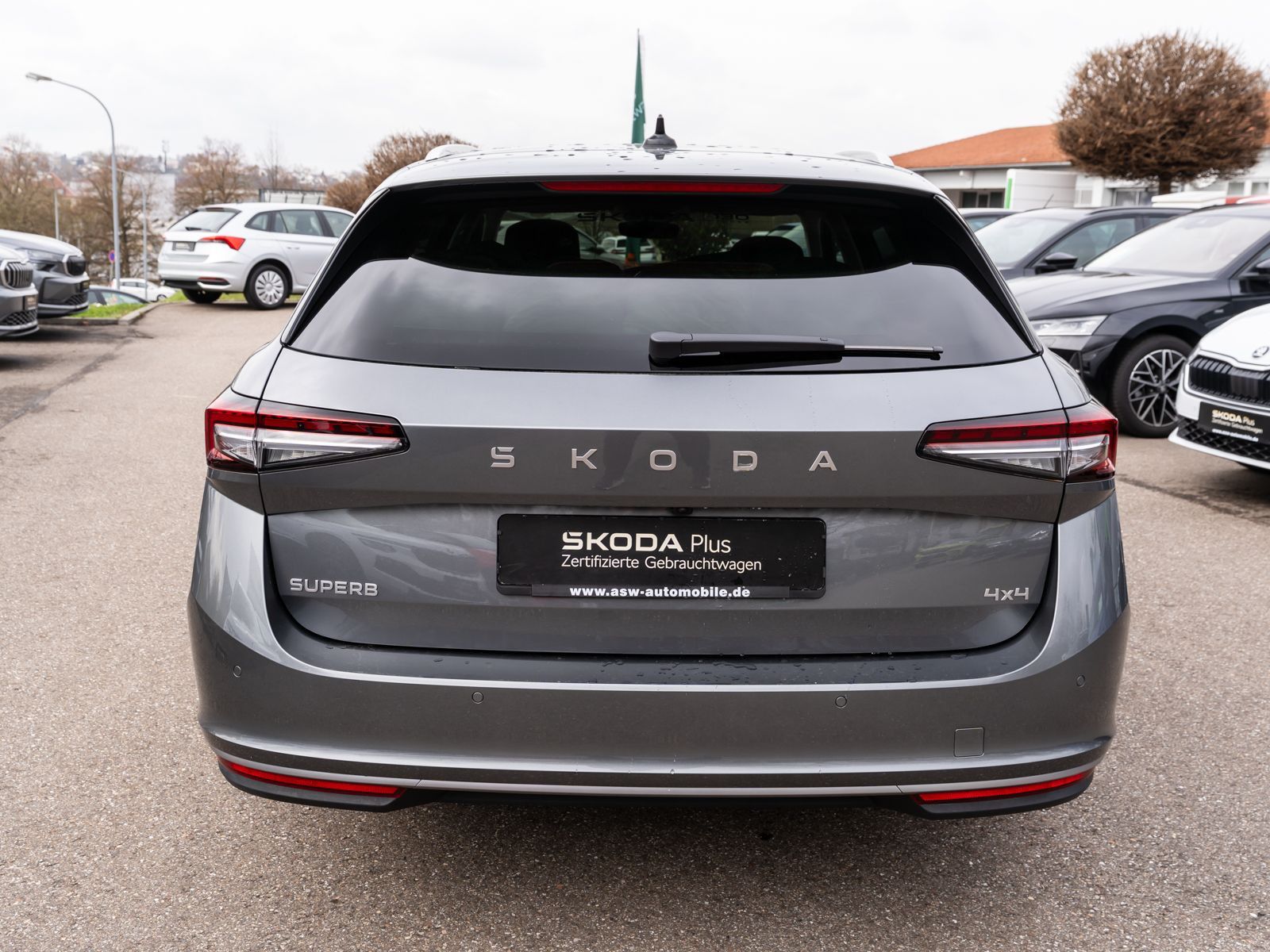 Fahrzeugabbildung SKODA Superb Combi L&K 2.0TDI DSG 360° PANO Stdhzg AHK