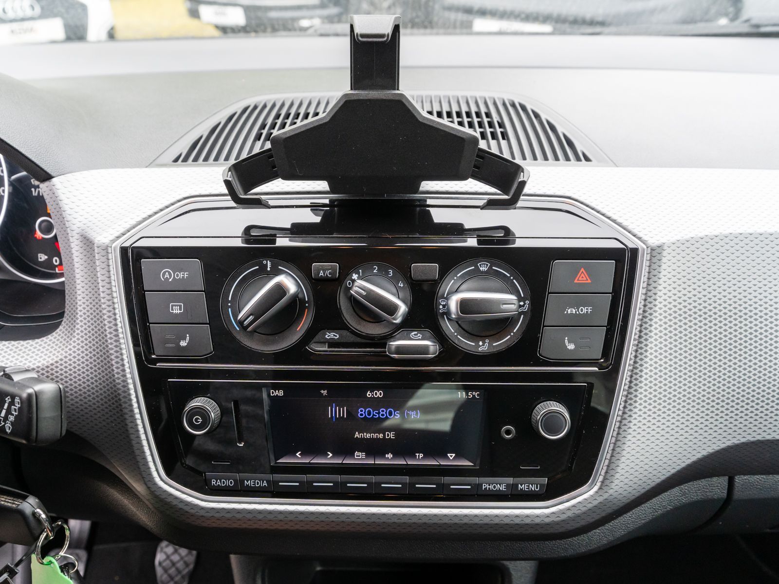 Fahrzeugabbildung Volkswagen up! ACTIVE 1.0 MPI 5-Gang Klima RFK PDC SHZ